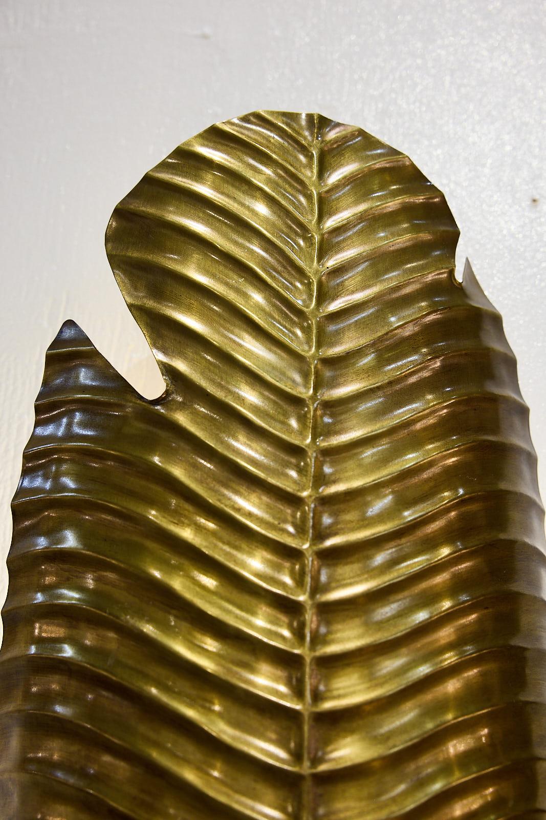 Pair of Tropical Leaf Wall Sconces by Currey & Company  In Good Condition For Sale In Atlanta, GA