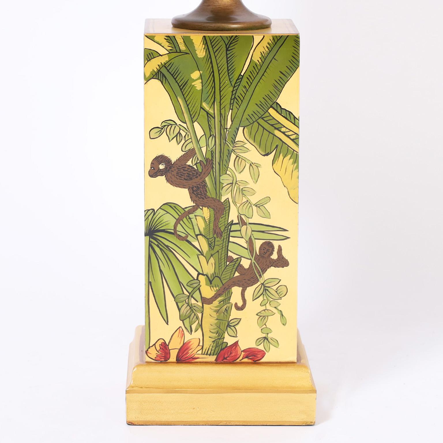 Mid-Century Modern Paire de lampes de table peintes de style tropical en vente