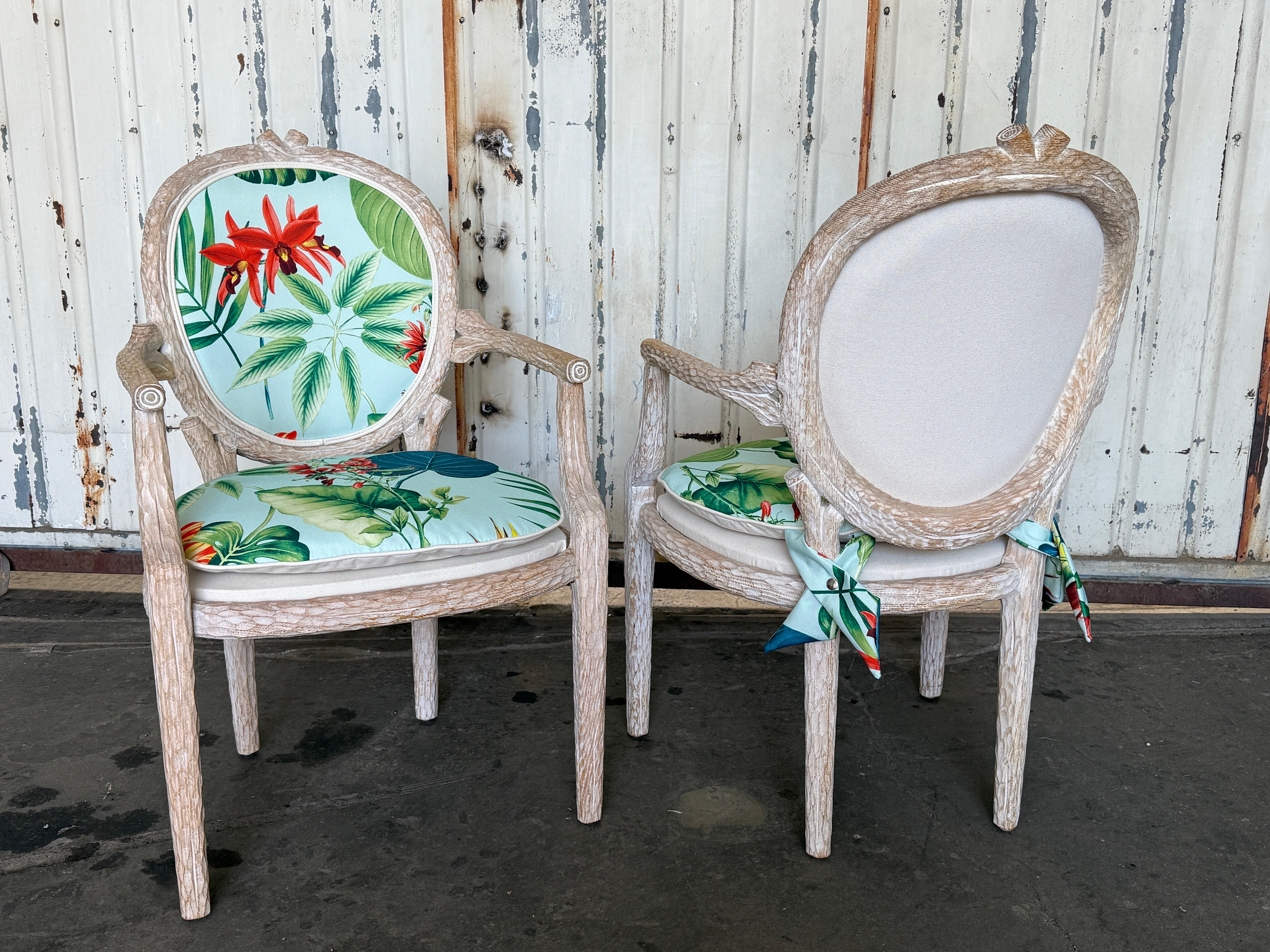 Paar tropische Zweig-Regency-Sessel im Angebot 4