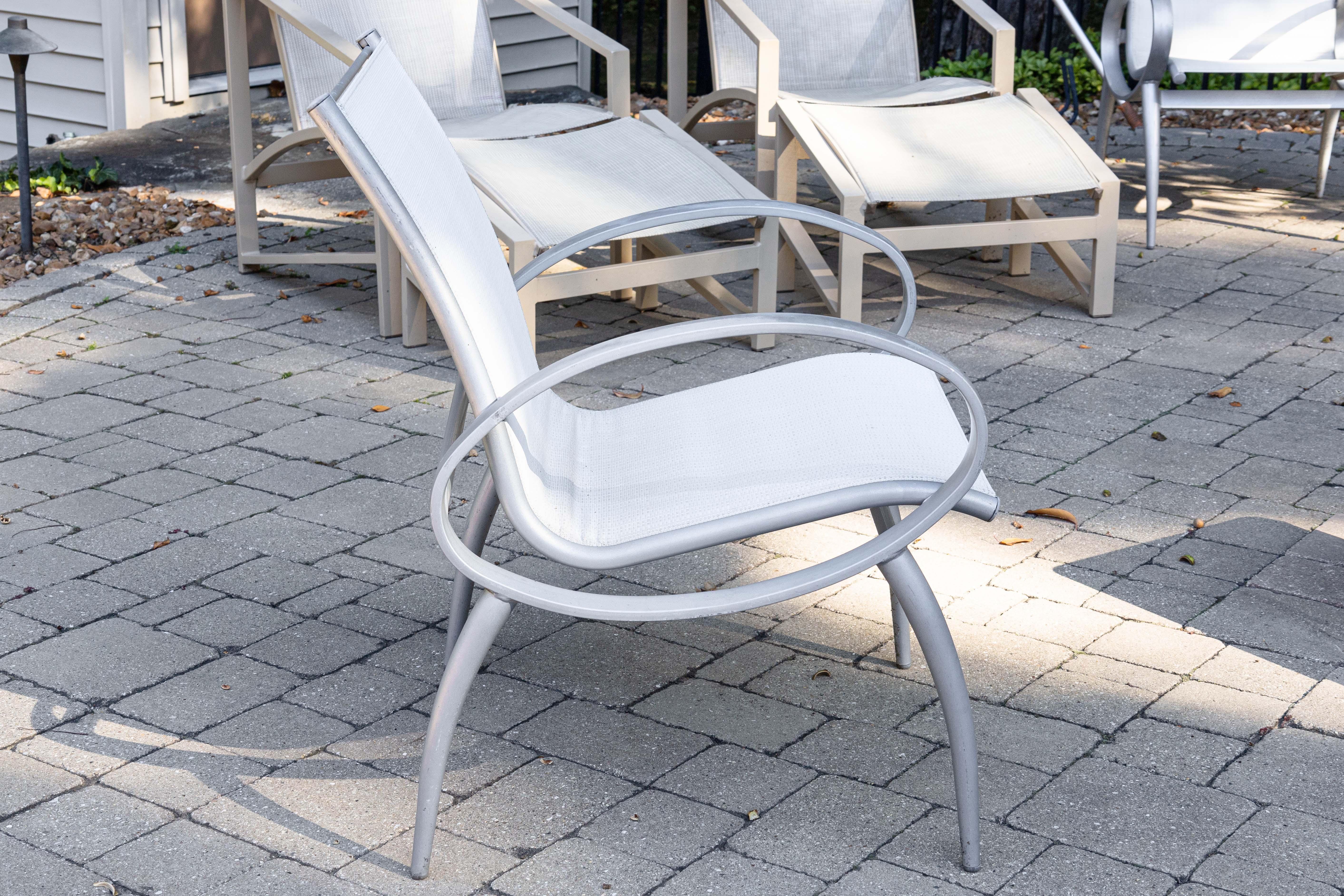 20th Century Pair of Tropitone Contemporary Modern Silver Aluminum Outdoor Patio Armchairs For Sale