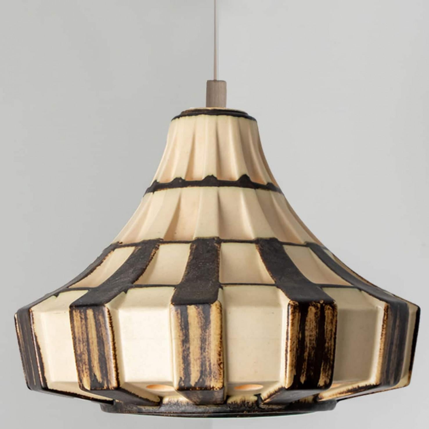 Pair of Trumpet Ivory Brown Ceramic Pendant Light, Denmark, 1970 For Sale 6