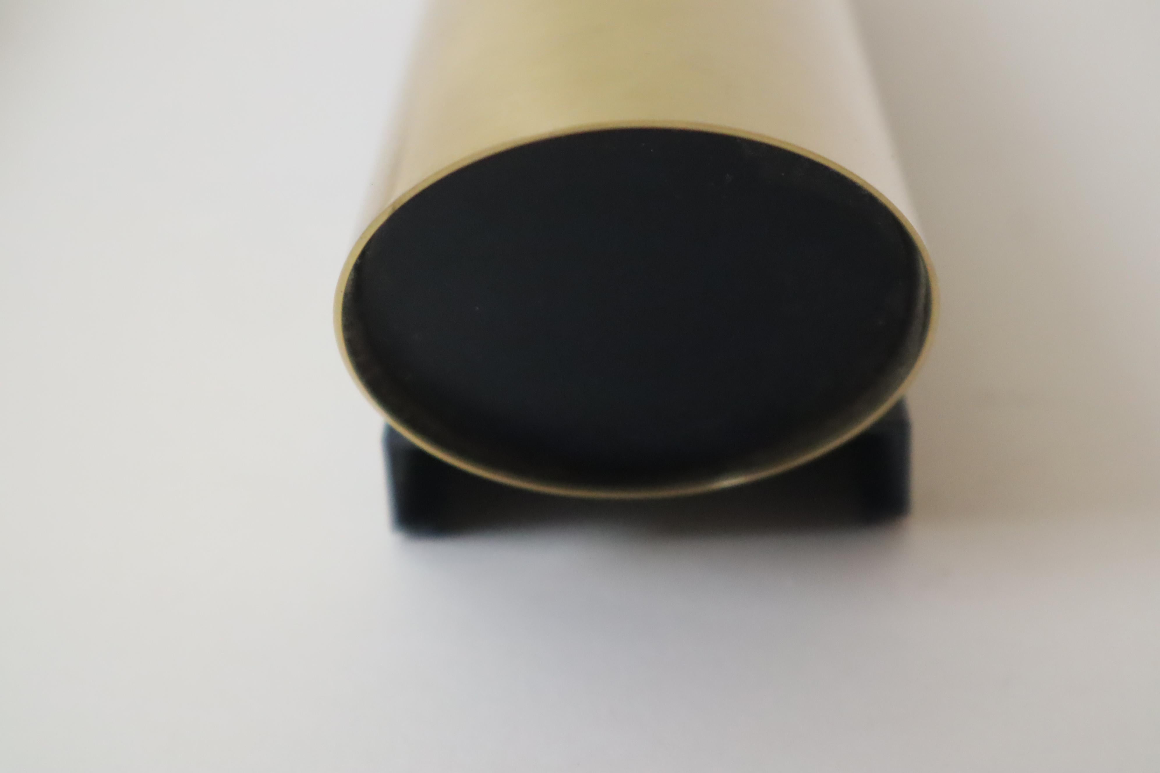 Paar Wandleuchten aus Messing und weißem Glas von Limburger Glashütte im Angebot 2