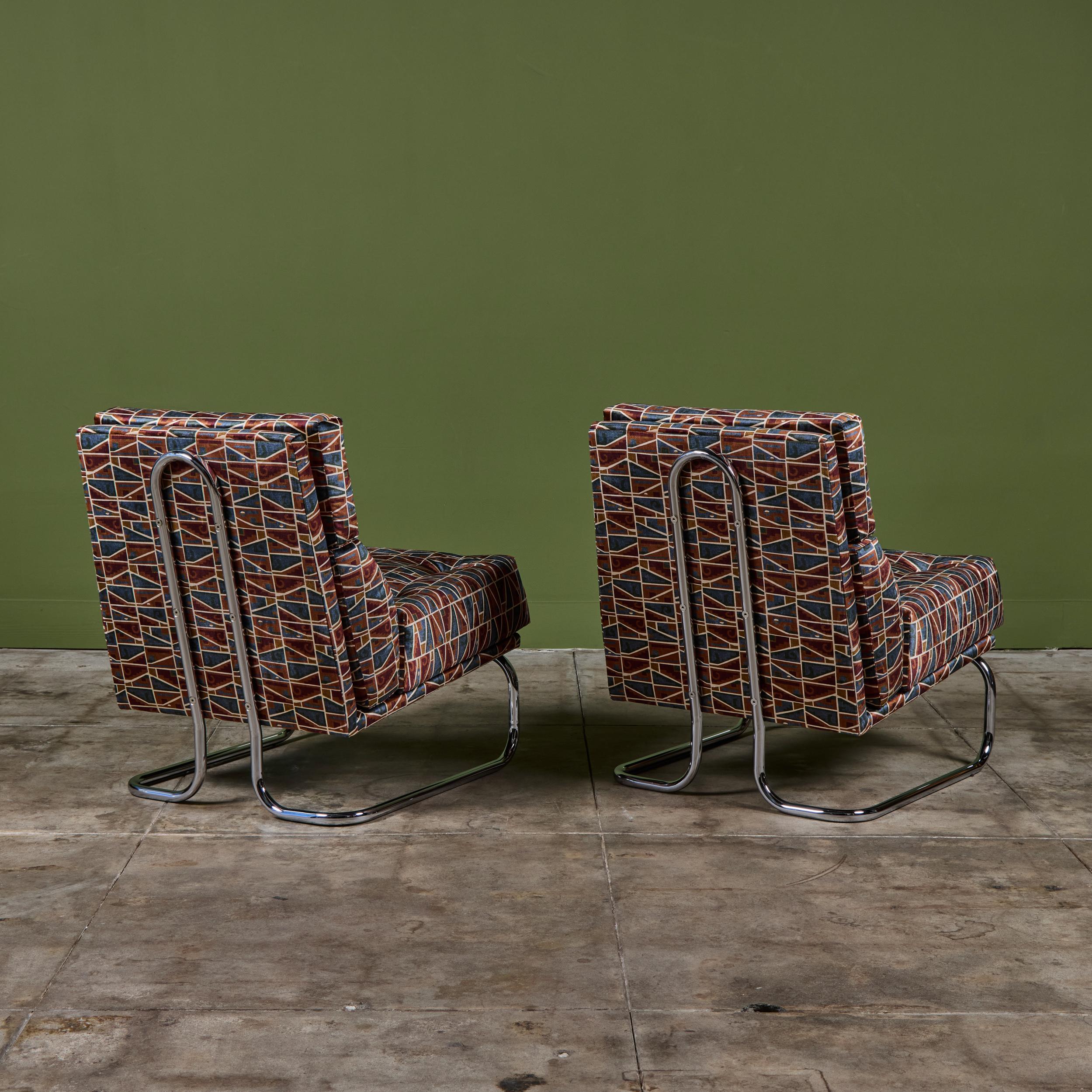 Tissu d'ameublement Paire de chaises longues tubulaires en porte-à-faux avec textiles Brook Perdigon en vente