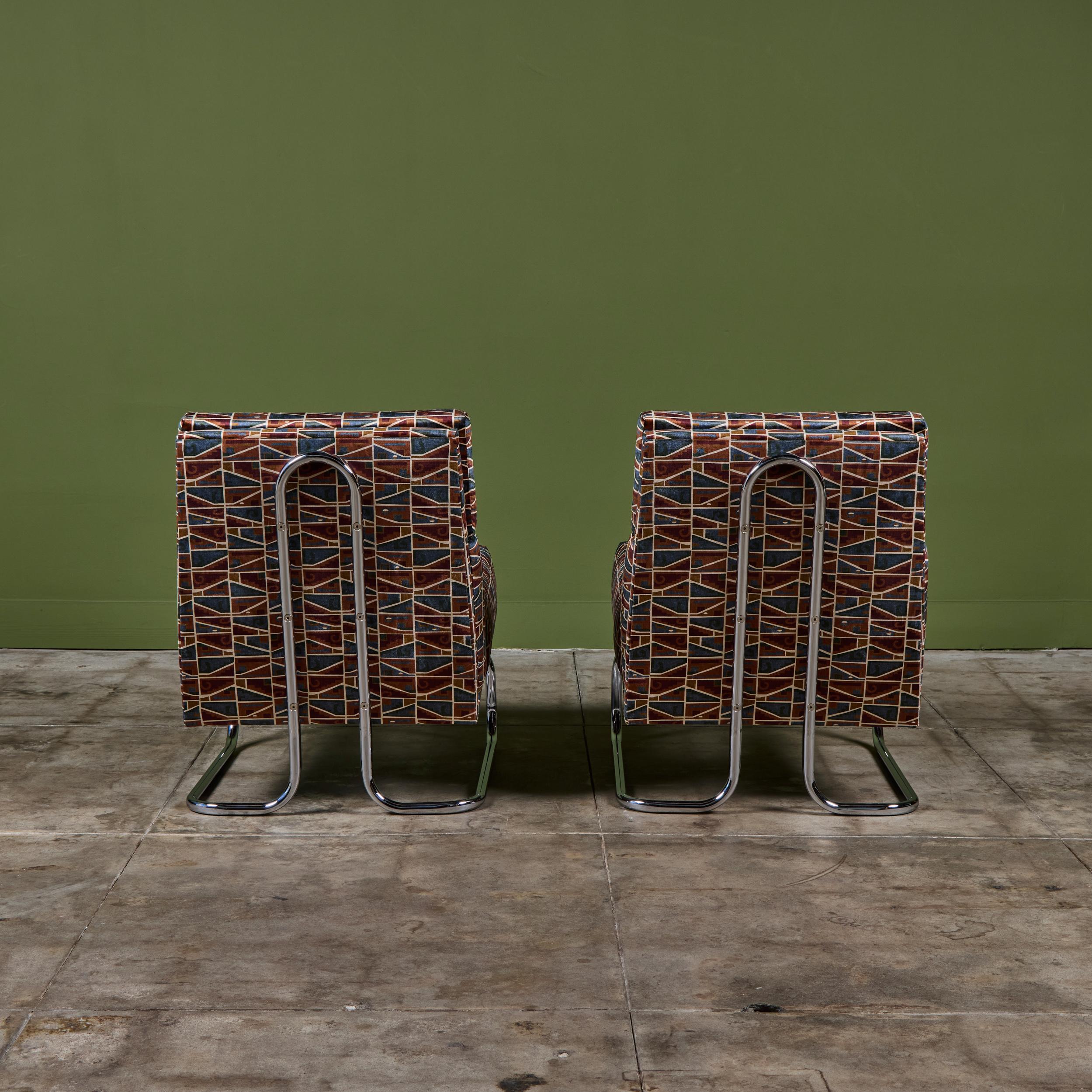 Paire de chaises longues tubulaires en porte-à-faux avec textiles Brook Perdigon en vente 1