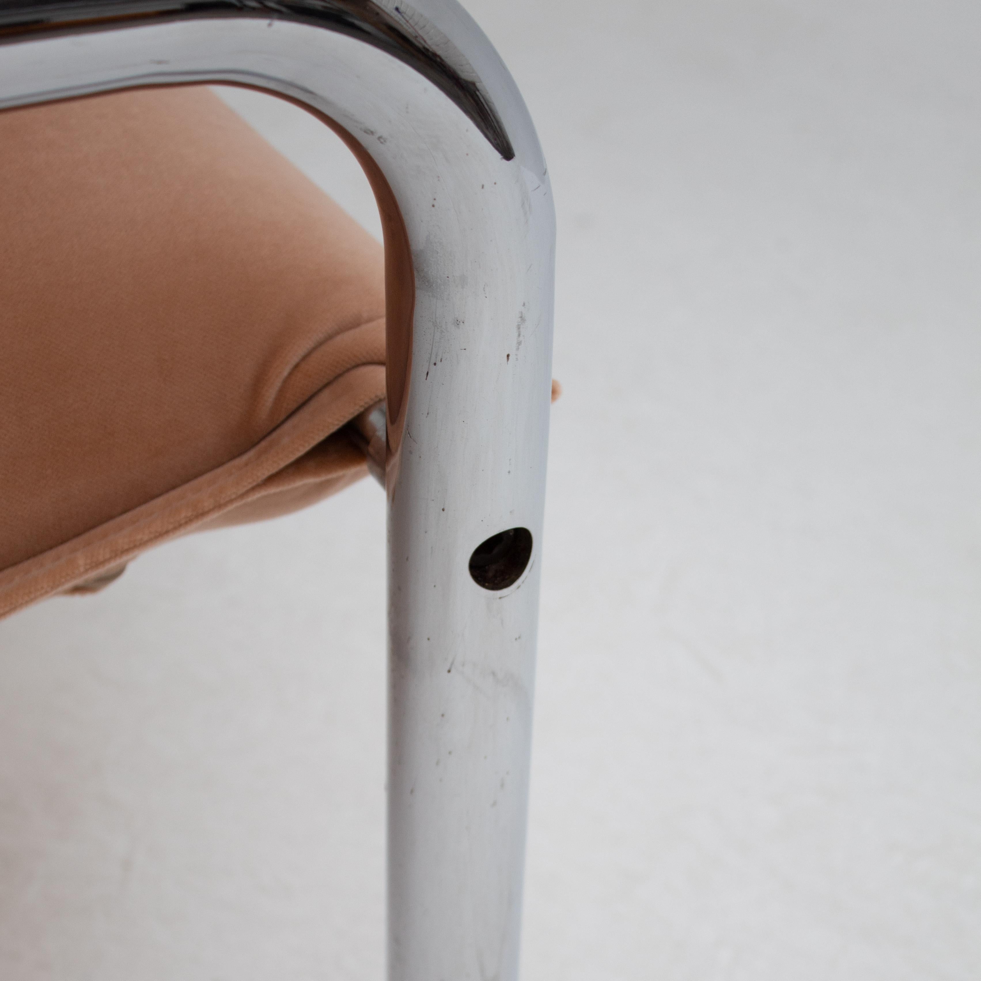 Pair of Tubular Chairs in Salmon Velvet (Ende des 20. Jahrhunderts) im Angebot