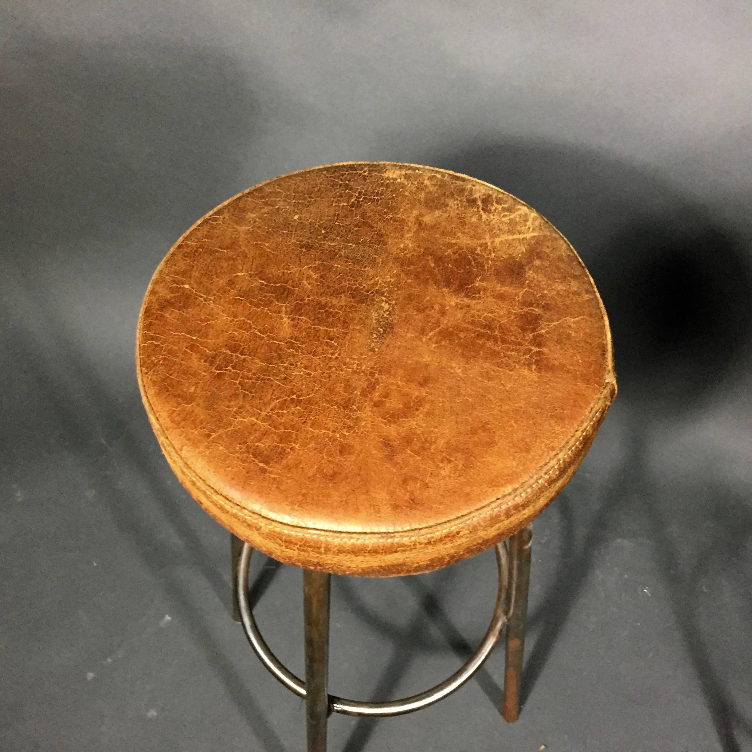 Late 20th Century Pair of Tubular Chrome and Cognac Leather Bar Stools For Sale