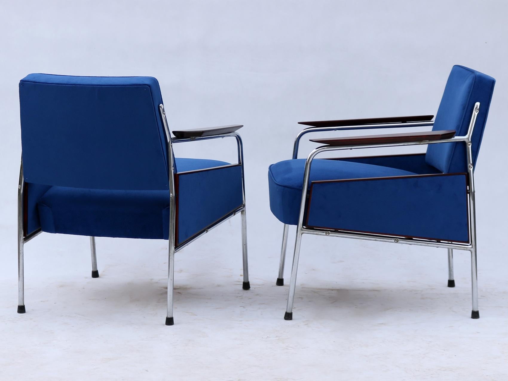 Pair of Art Deco Tubular Steel  Armchairs , New Upholstery, circa 1930 (Mitte des 20. Jahrhunderts)