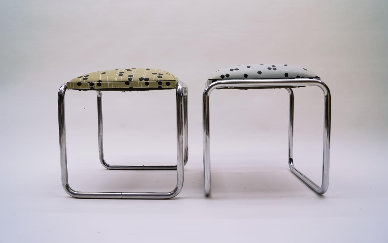 Pair of Tubular Steel Bauhaus Stools with Graphic Patterns, 1940s, Germany In Good Condition In Nürnberg, Bayern