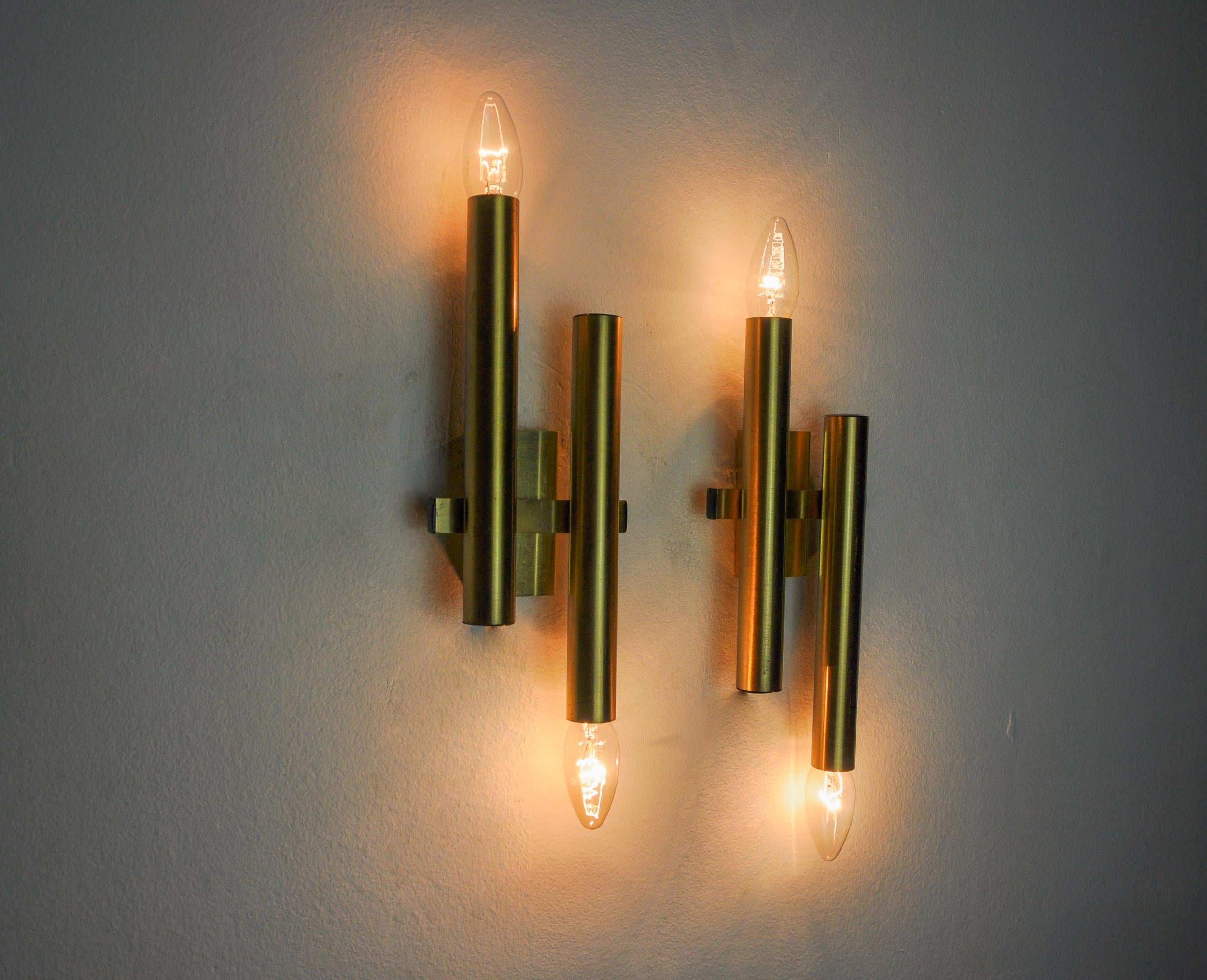 Fine XX secolo Coppia di applique tubolari della casa Sciolari, Italia, 1970 in vendita