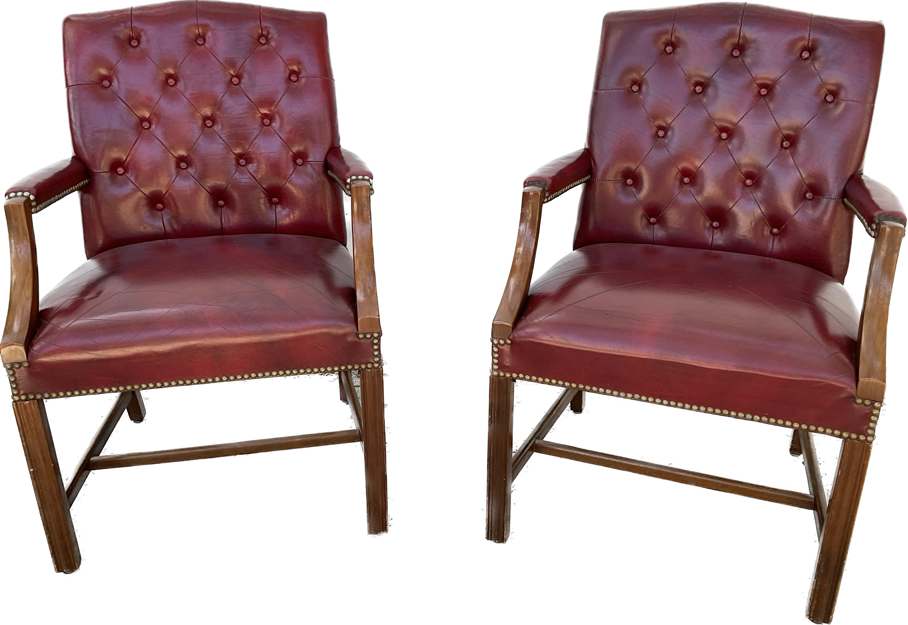 Pair of Tufted Leather Chesterfield Armchairs For Sale 2