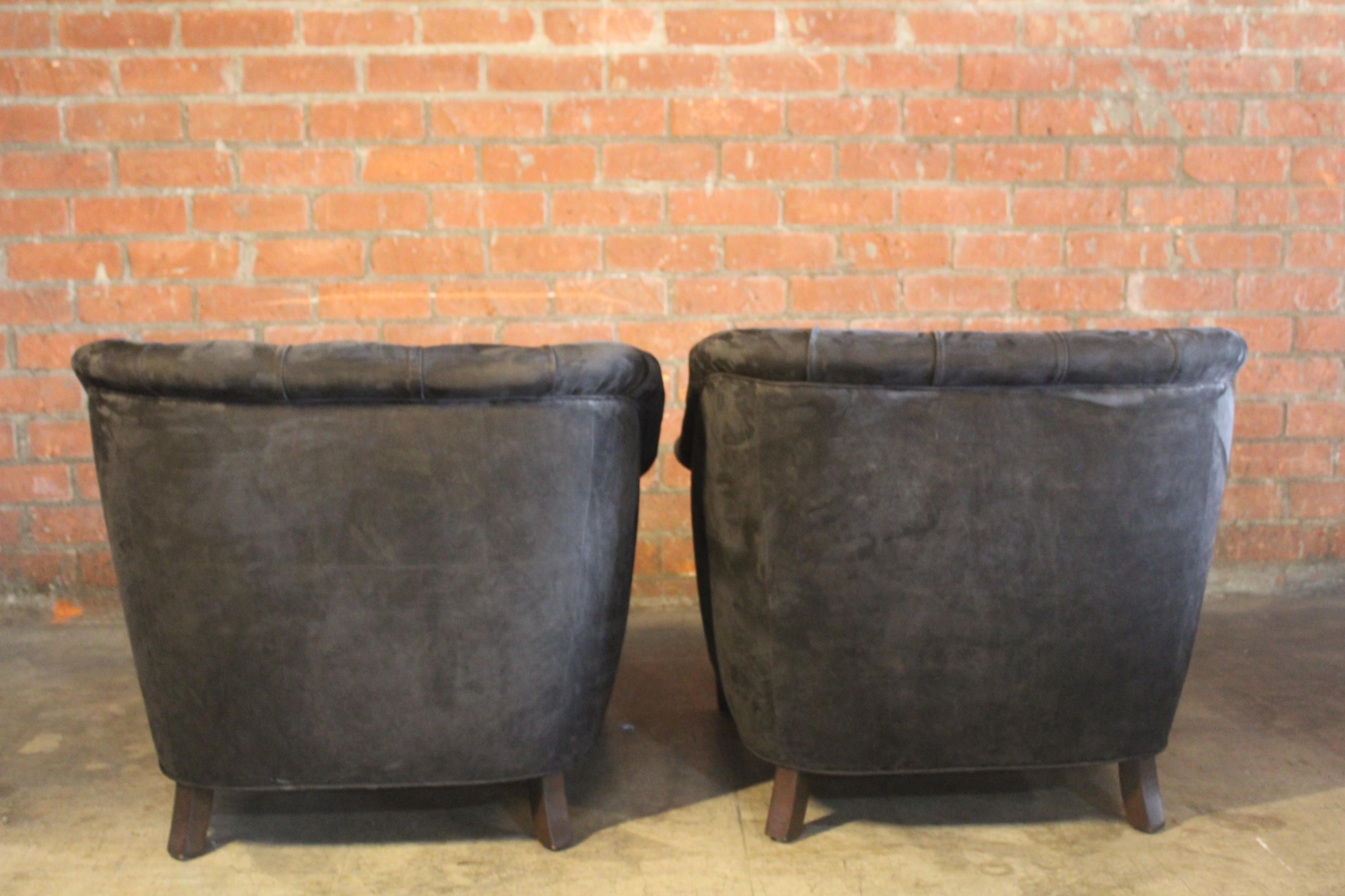 Pair of Tufted Leather Club Chairs, France, 1960s For Sale 7