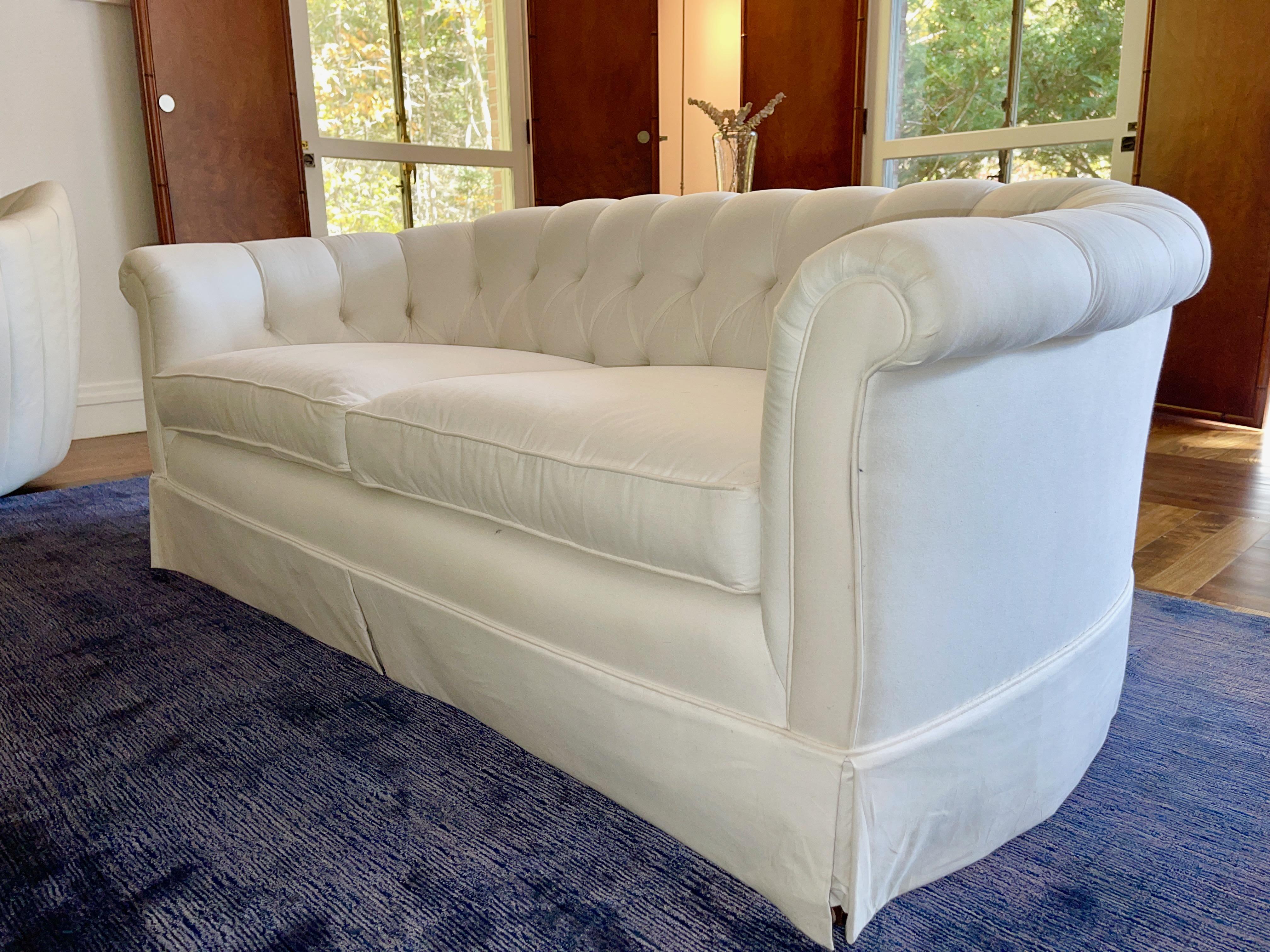 Paire de fauteuils matelassés en vente 10