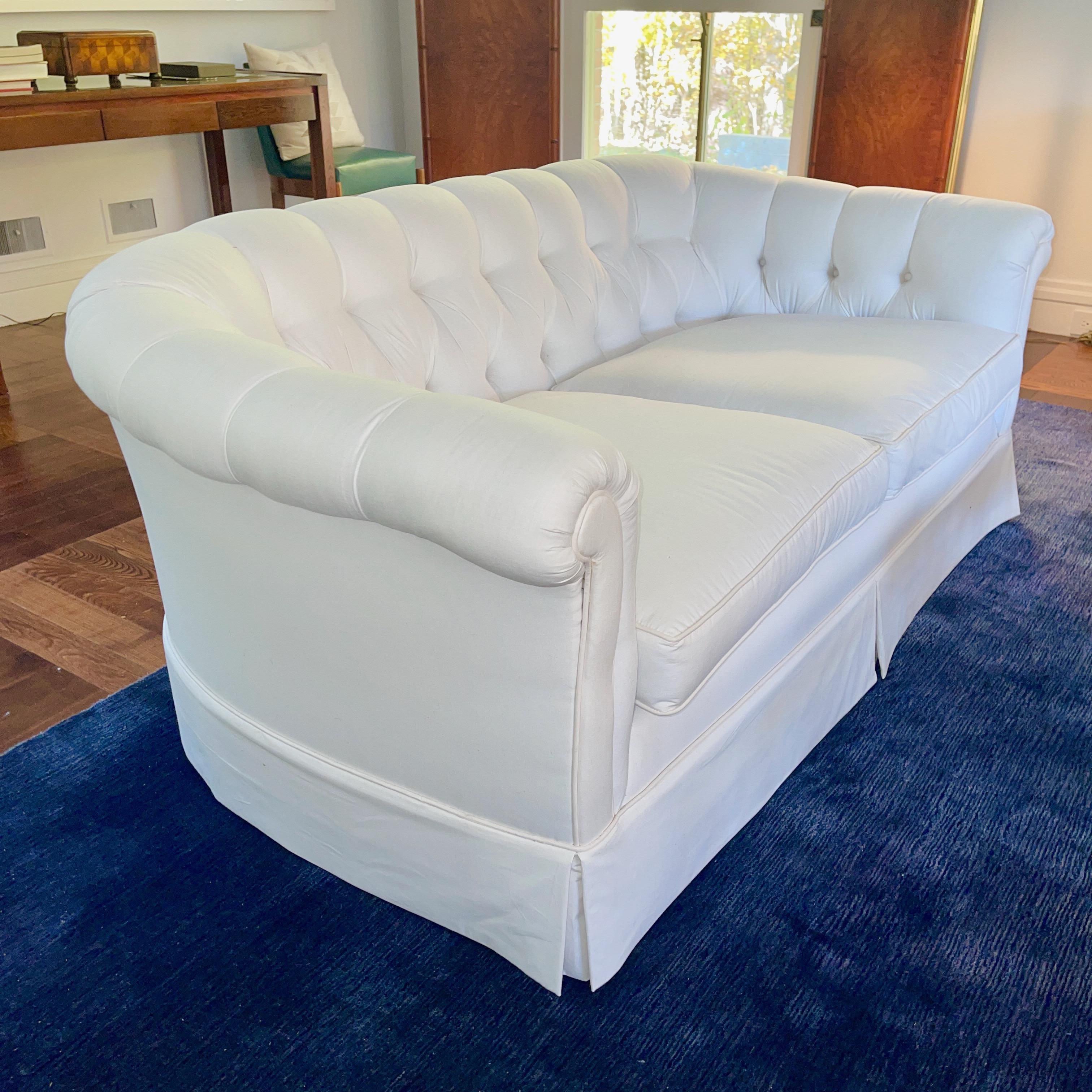 Paire de fauteuils matelassés en vente 1