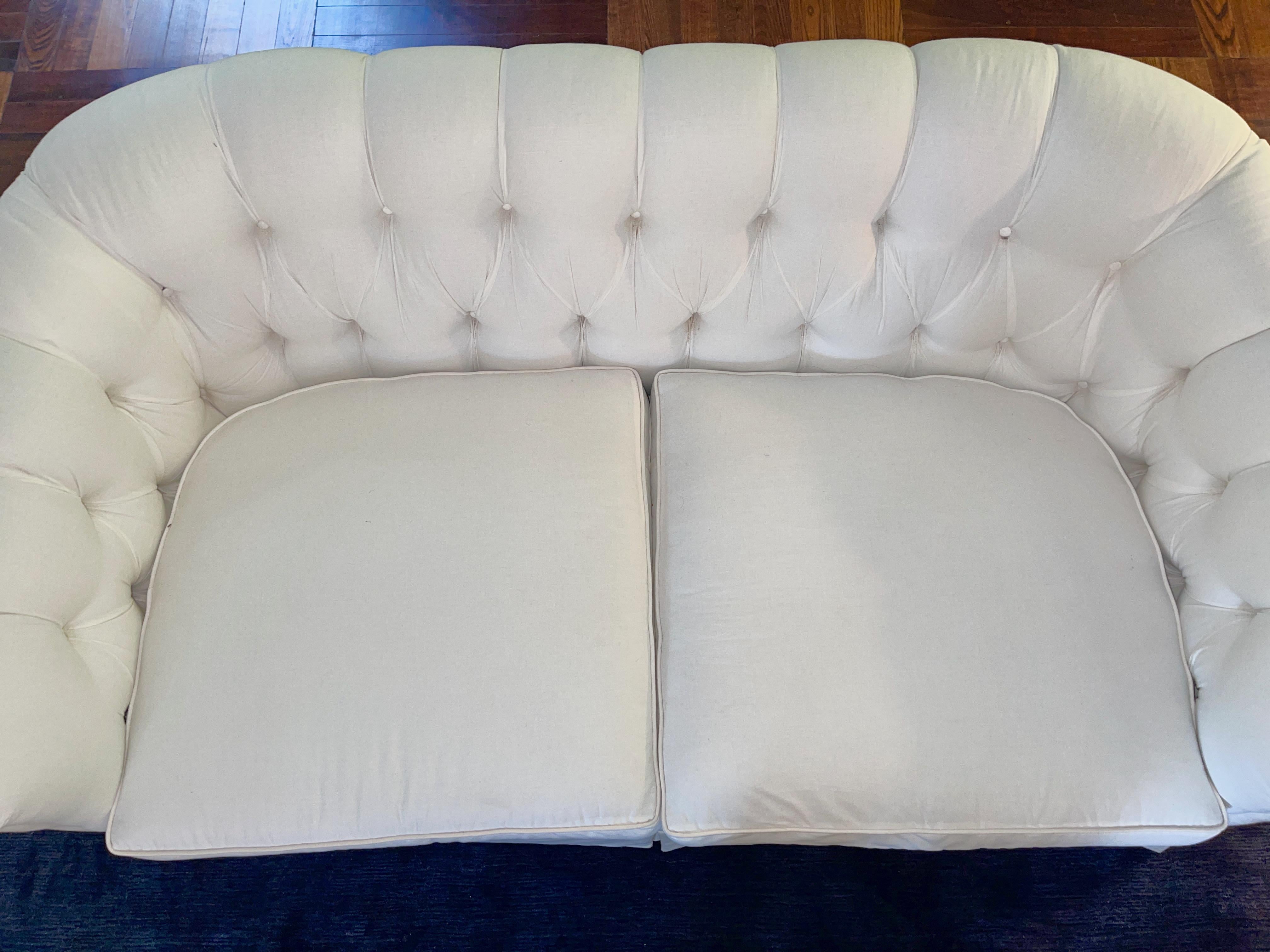 Paire de fauteuils matelassés en vente 2