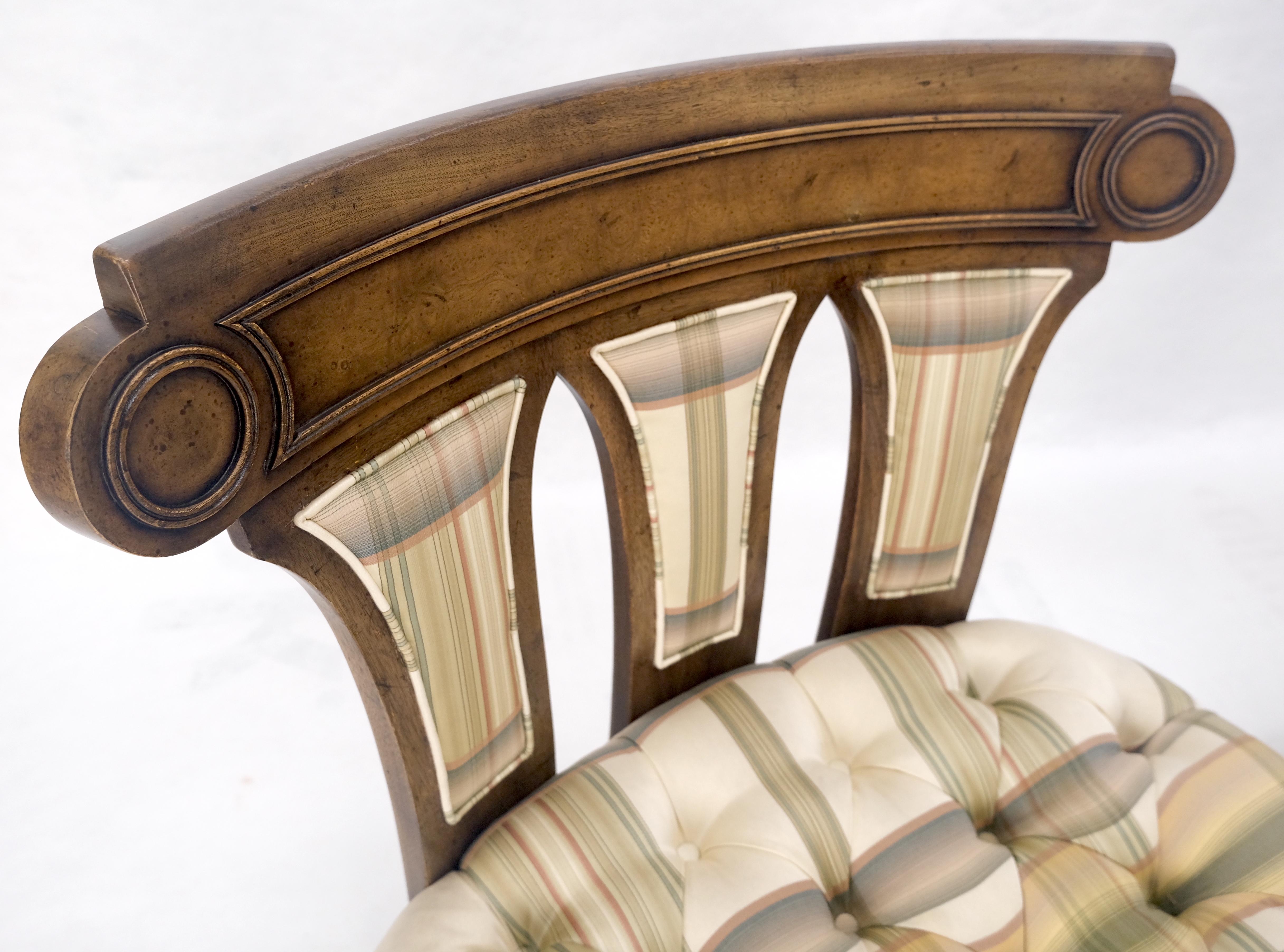 Paar von getufteten Sitzen Burl Wood Back Oval Sitze Slipper Stühle auf Katern MINT (amerikanisch) im Angebot