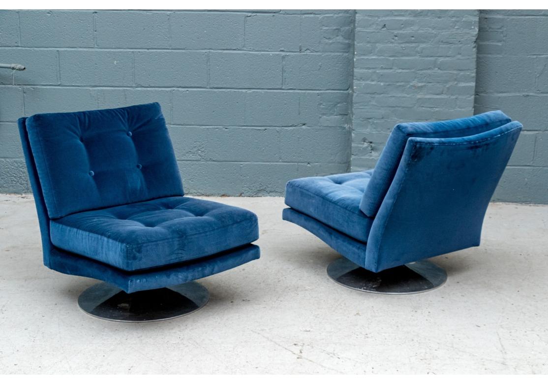 Paar Tulip Base Drehstühle von Milo Baughman für Thayer Coggin im Zustand „Relativ gut“ im Angebot in Bridgeport, CT