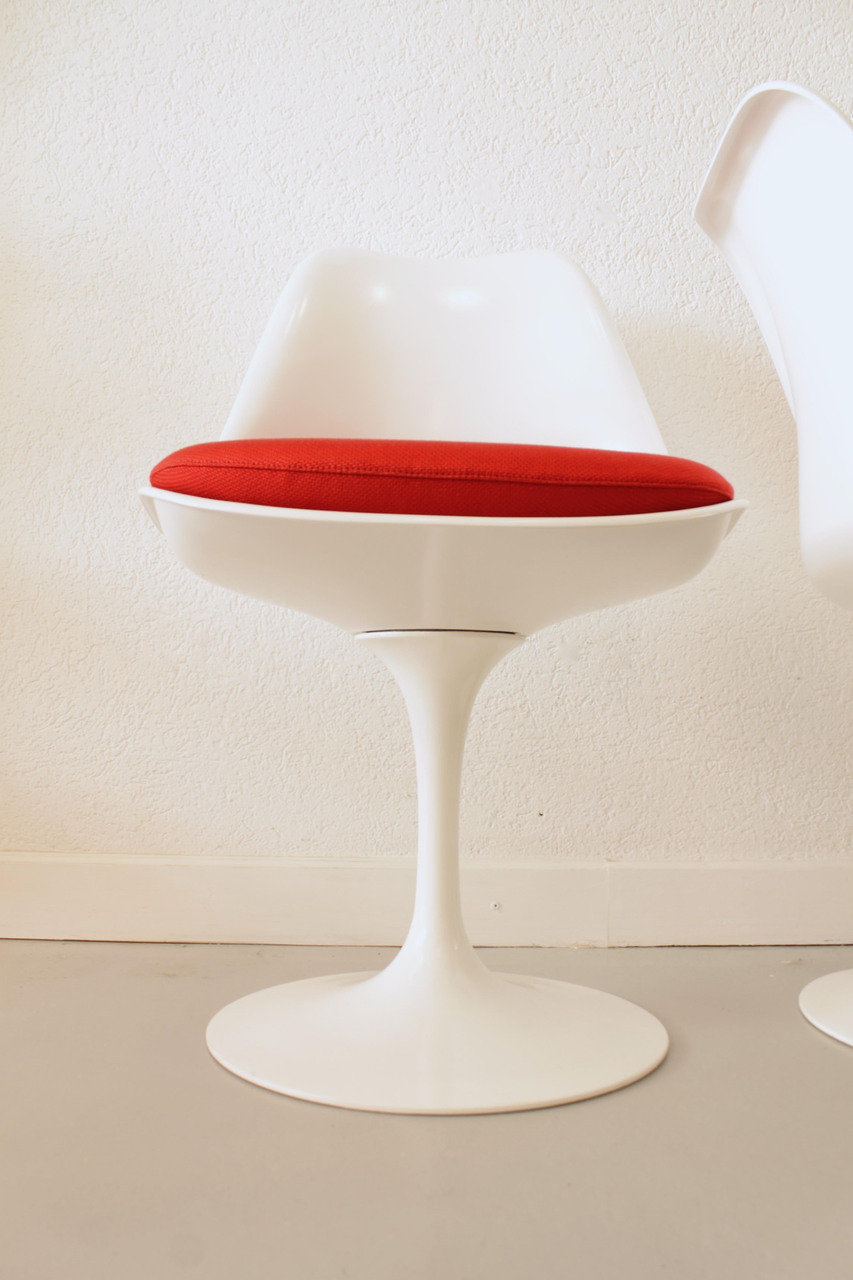 Pair of Tulip Chairs by Eero Saarinen 2
