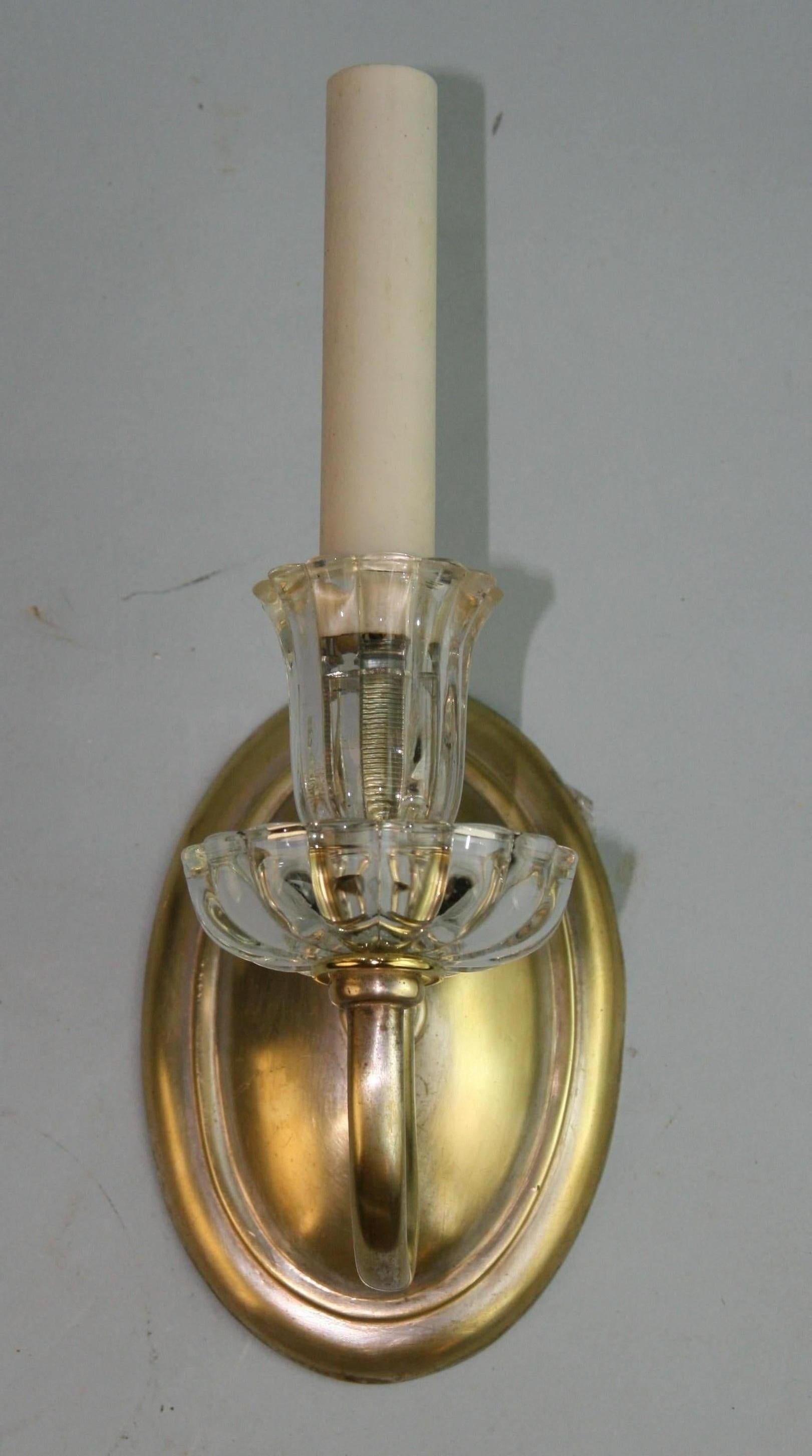Pair of Tulip Crystal and Brass Sconces In Good Condition For Sale In Douglas Manor, NY