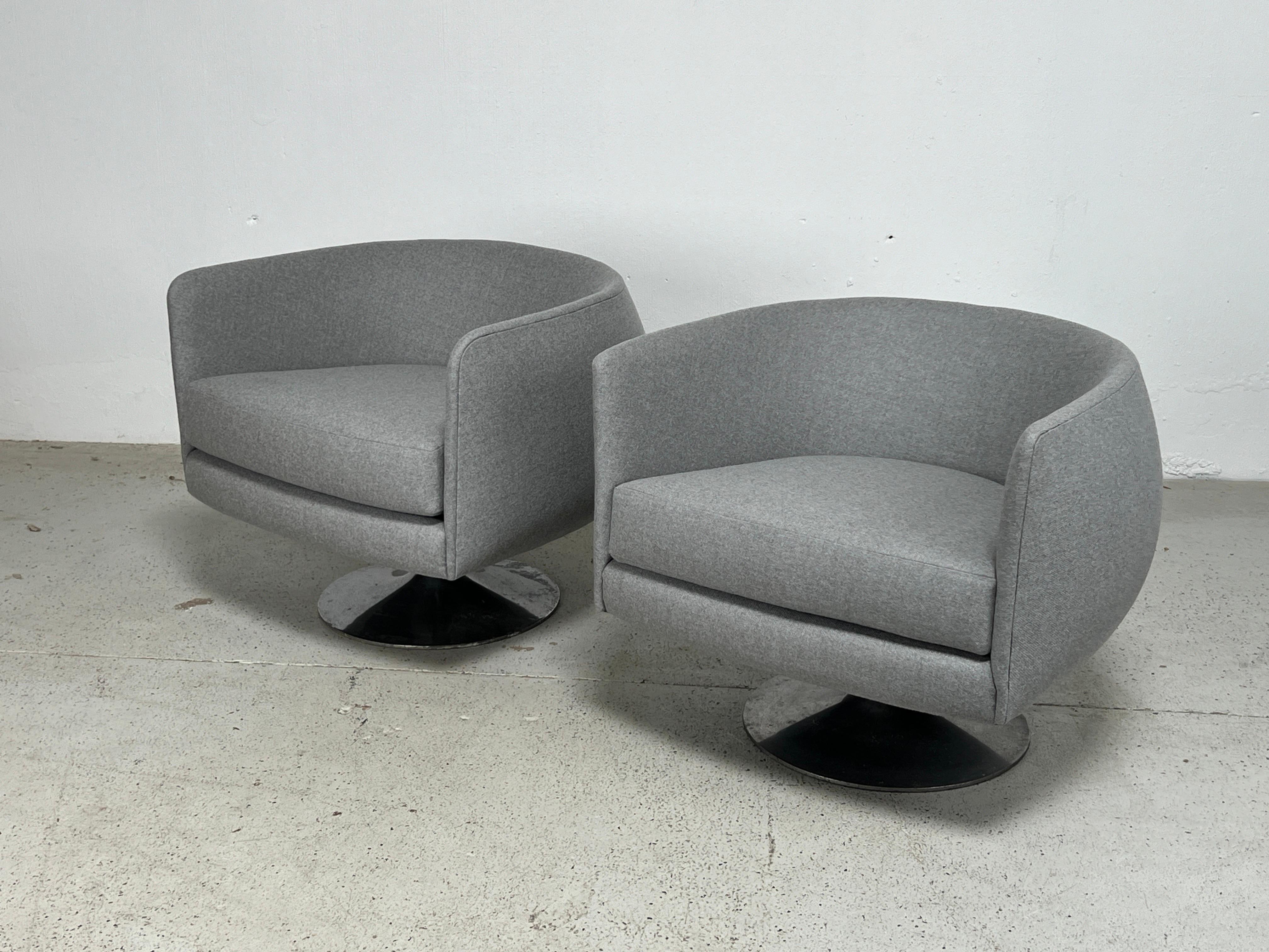 Pair of Tulip Swivel Chairs by Adrian Pearsall For Sale 8