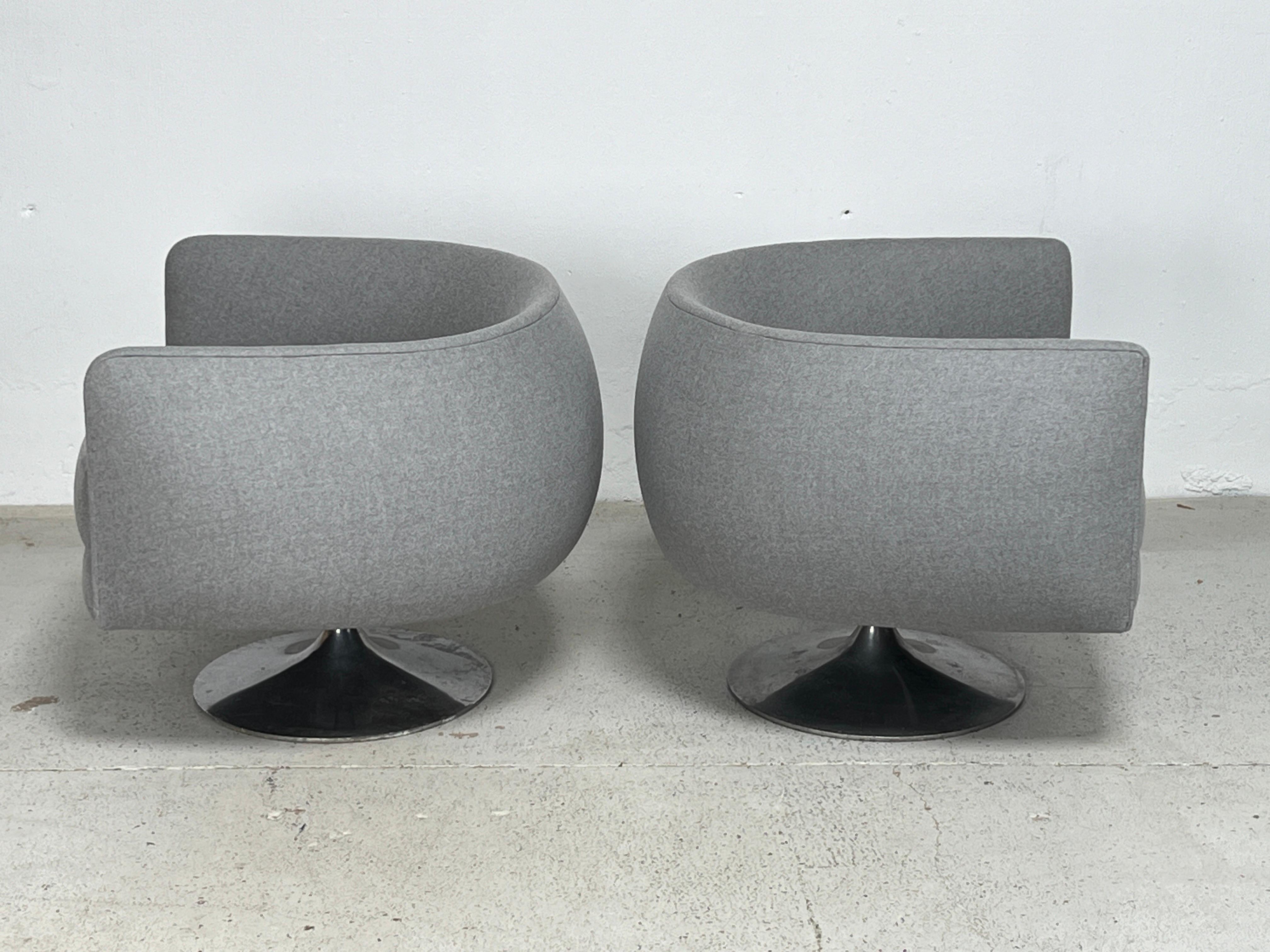 Pair of Tulip Swivel Chairs by Adrian Pearsall For Sale 9