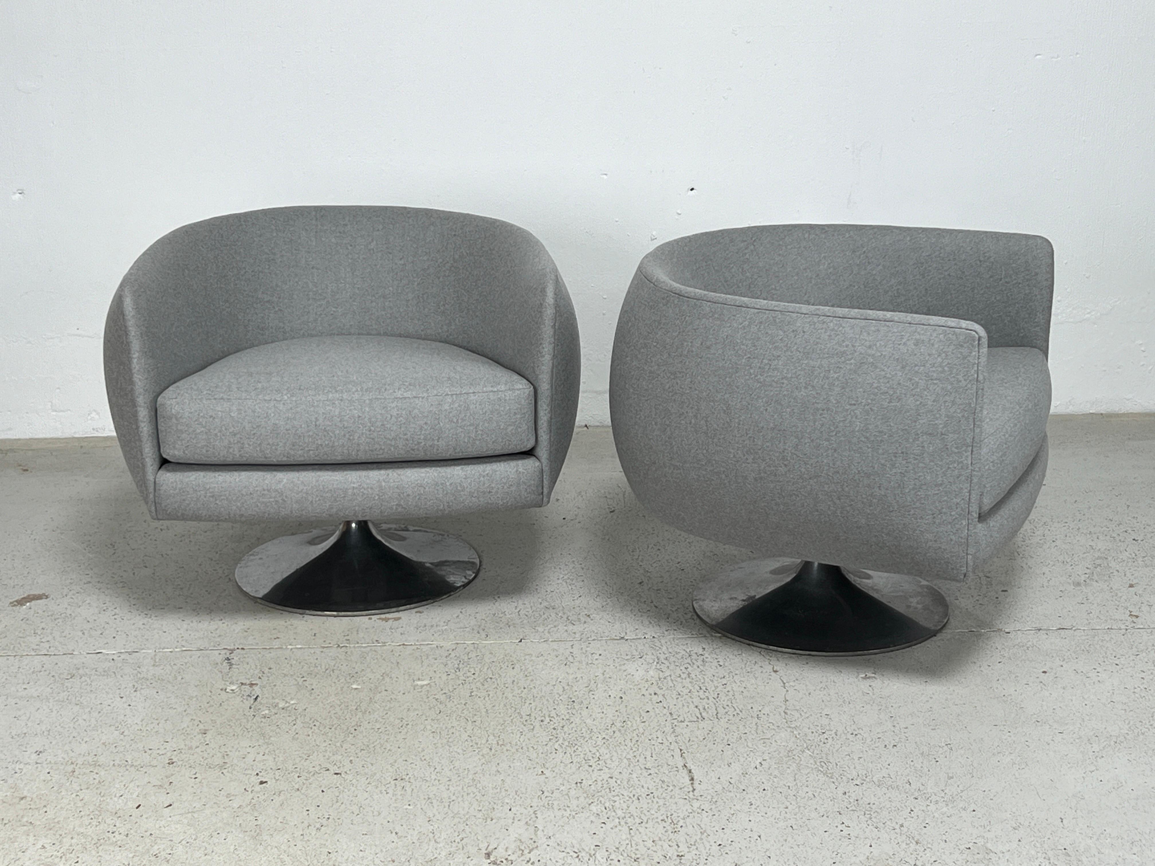 Mid-20th Century Pair of Tulip Swivel Chairs by Adrian Pearsall For Sale