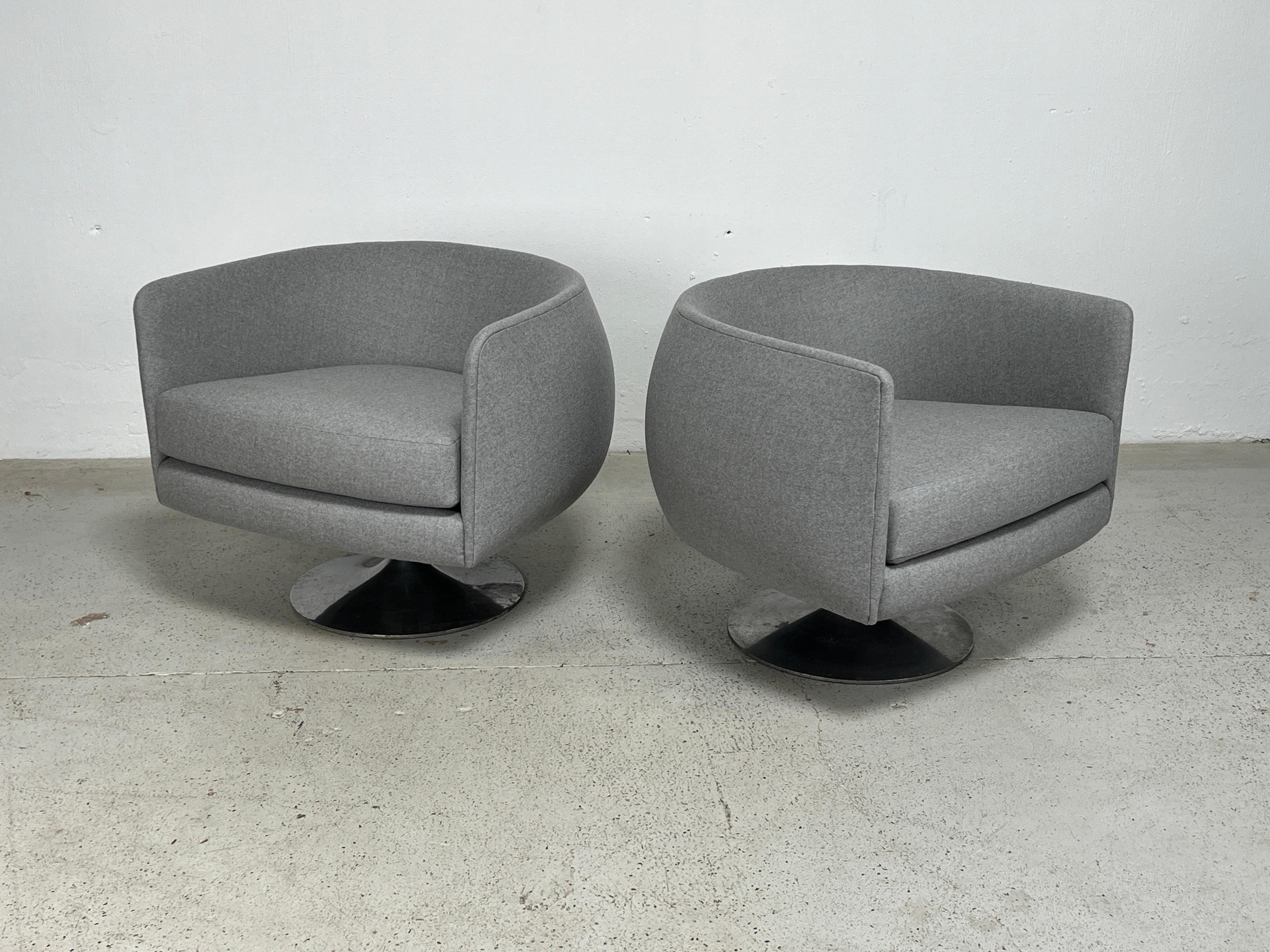 Wool Pair of Tulip Swivel Chairs by Adrian Pearsall For Sale