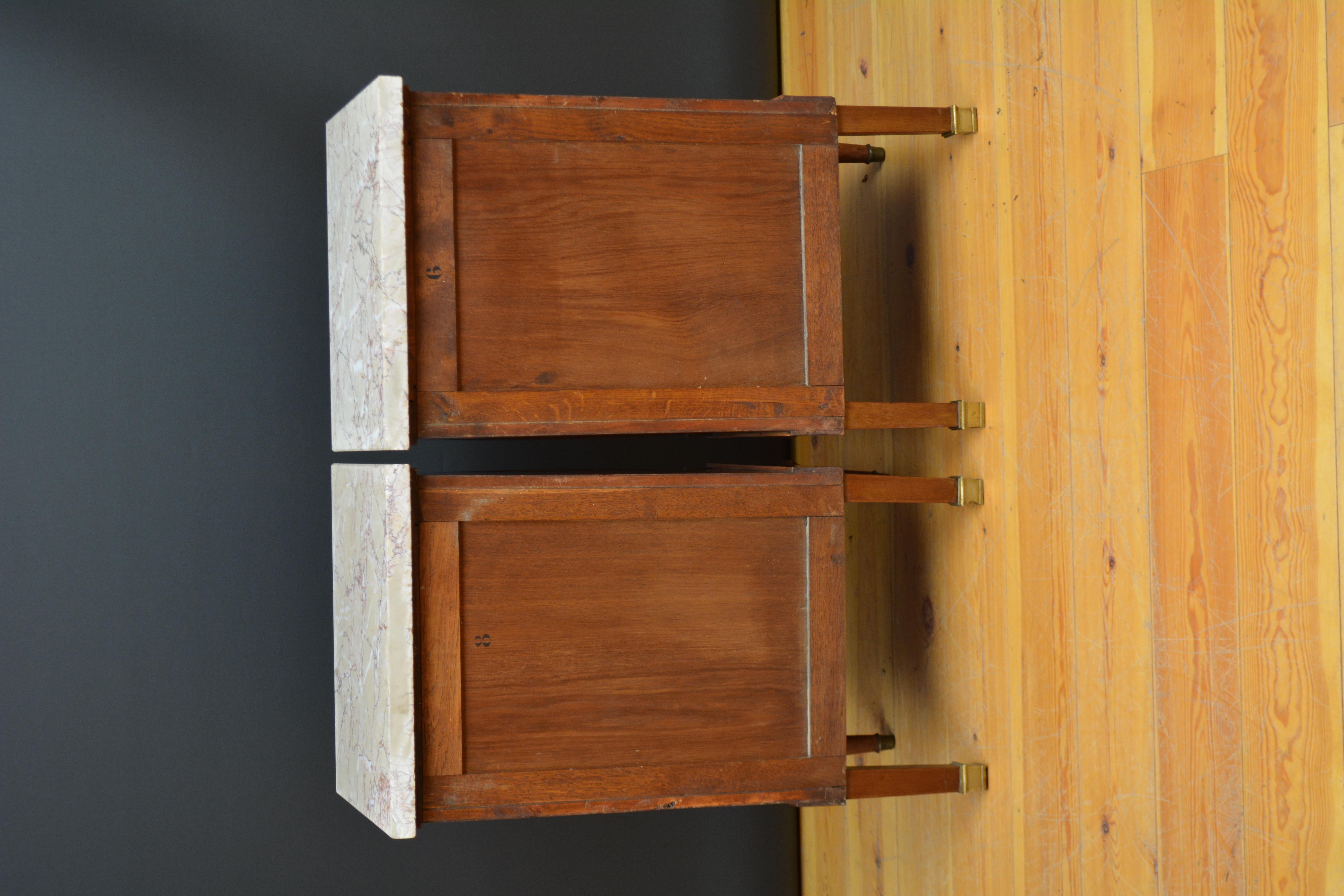 Pair of Turn of The Century Bedside Cabinets c1900s en vente 4
