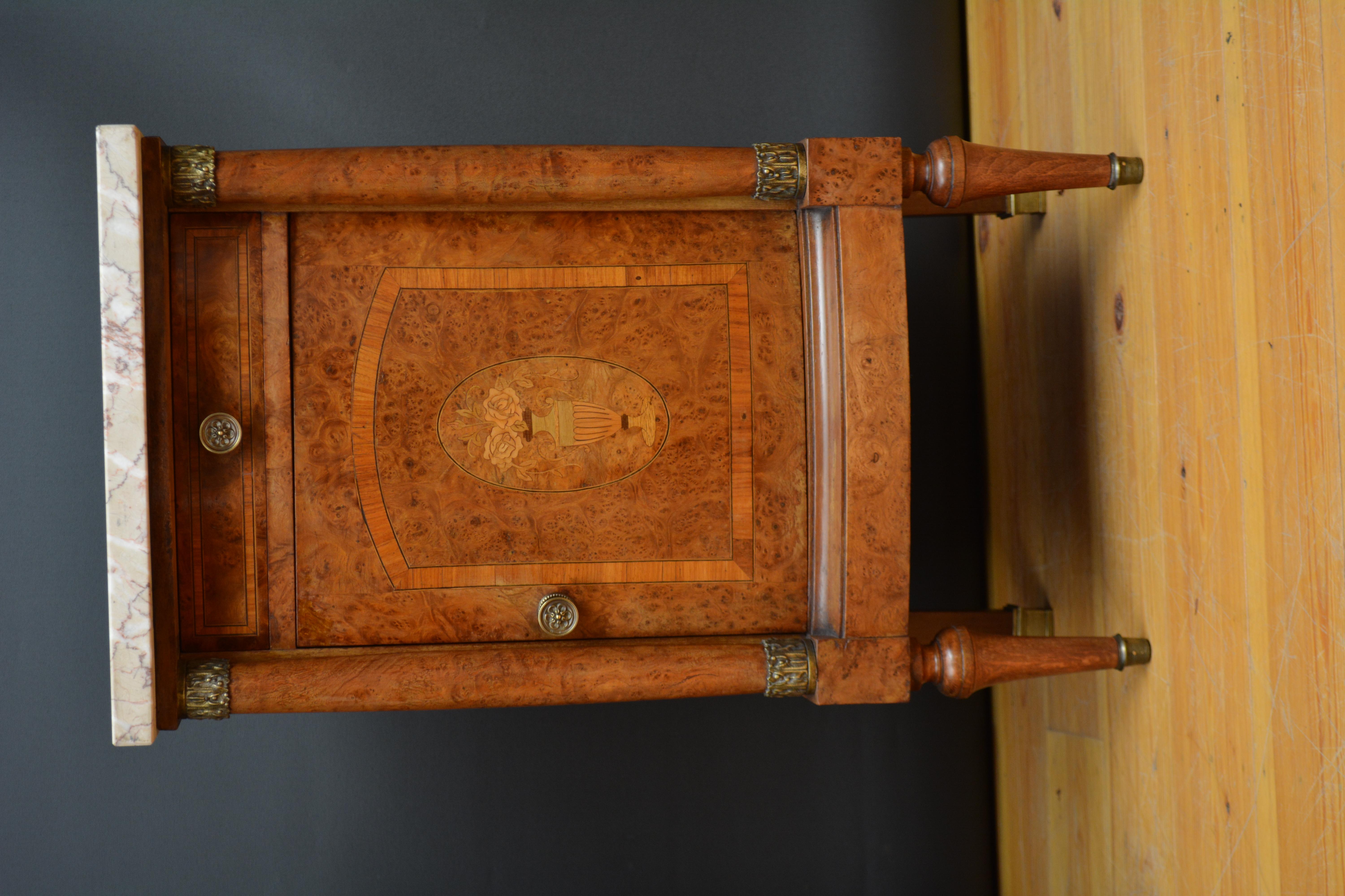 Pair of Turn of The Century Bedside Cabinets c1900s Bon état - En vente à High Peak, GB