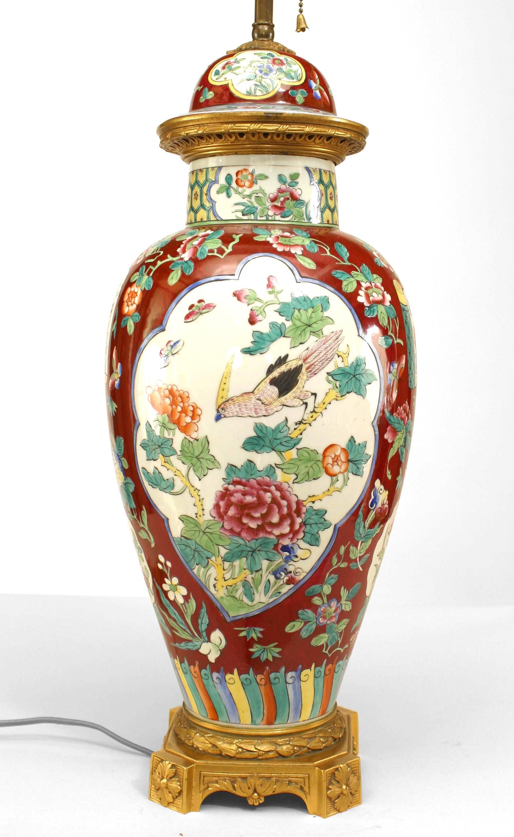 Chinois Paire de lampes de table chinoises à urne en porcelaine sang-de-bœuf en vente