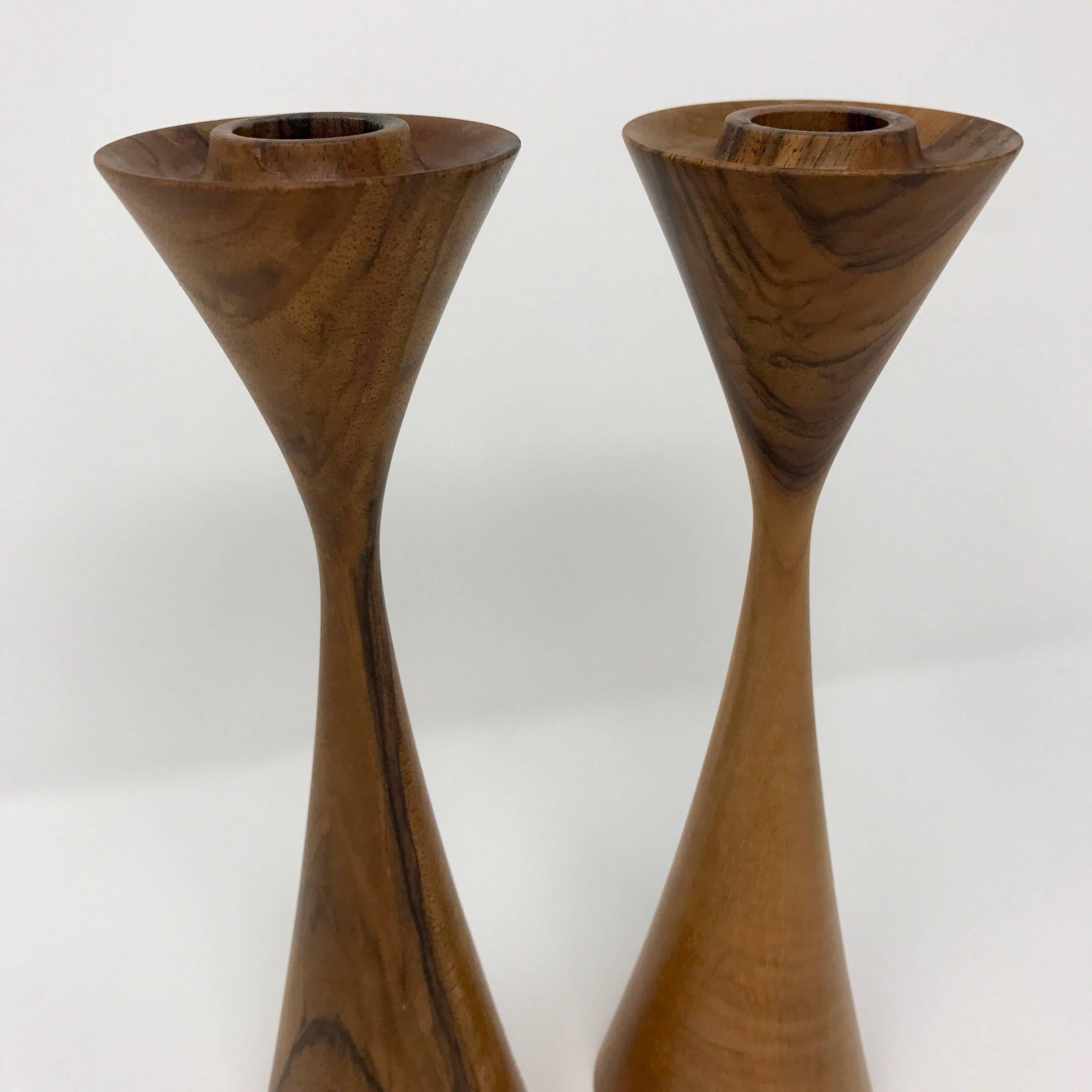 Pair of Turned Wooden Candlesticks by Lanny Lyell In Excellent Condition In Sacramento, CA