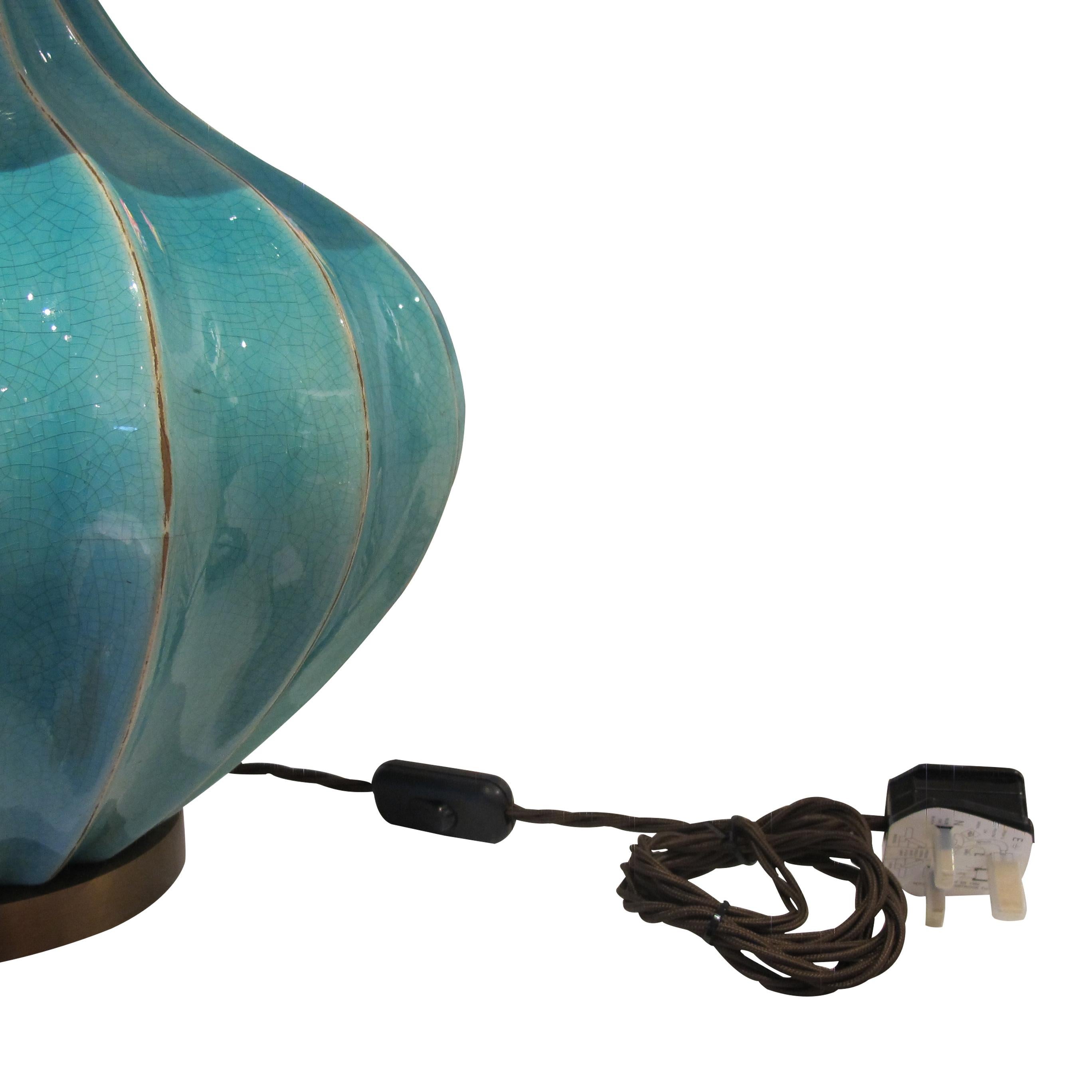 Paire de lampes de table en céramique turquoise à glaçure craquelée, circa 1980, anglais en vente 3