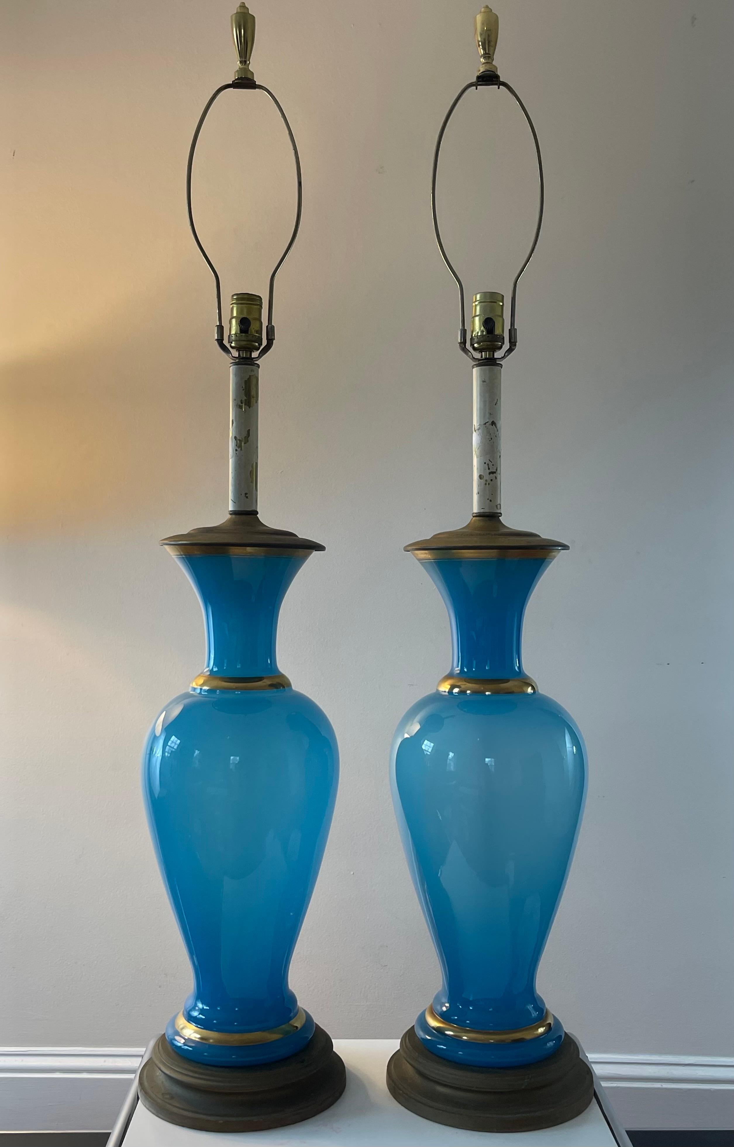 Paire de lampes opalin turquoise en vente 2