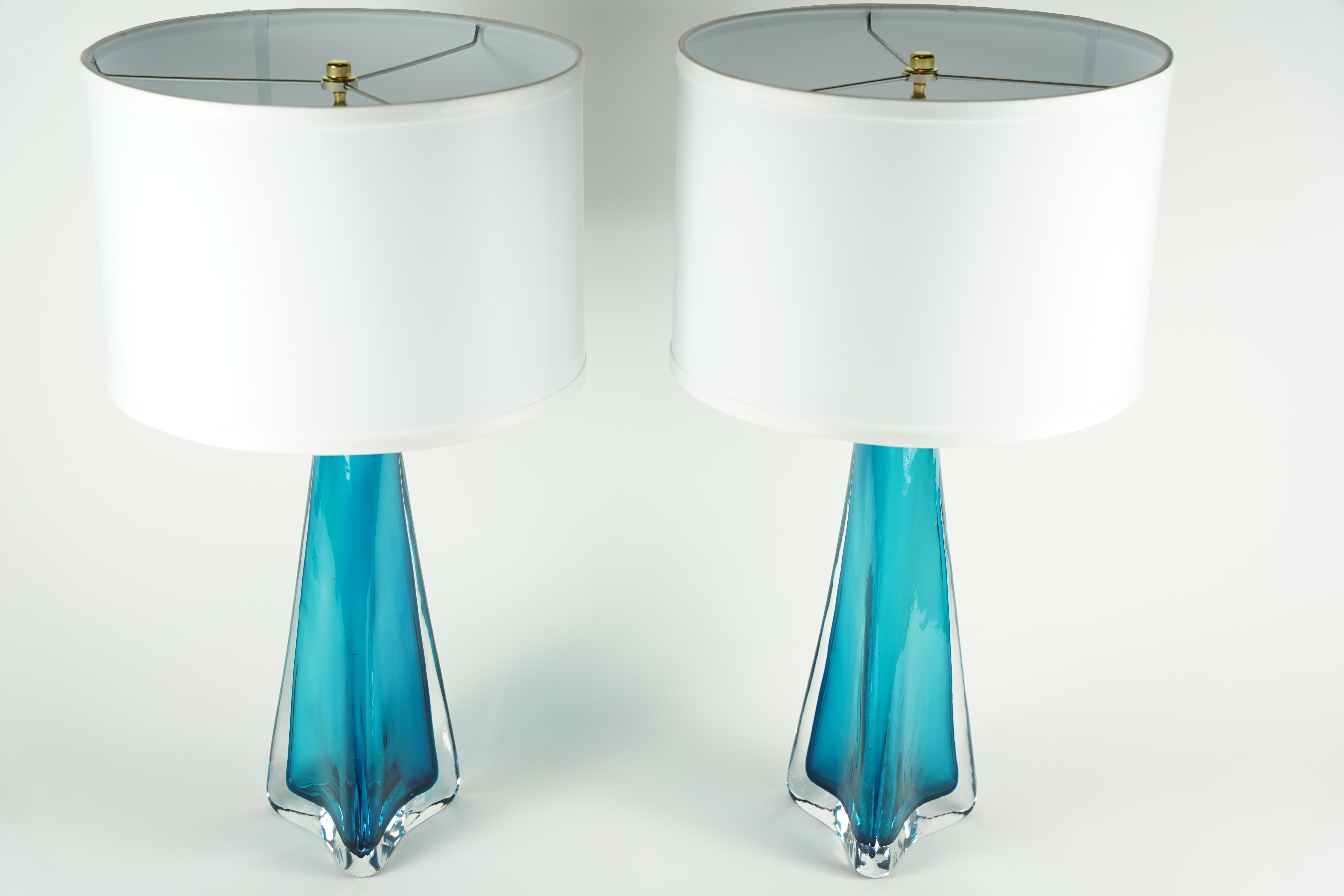 Coppia di lampade triangolari turchesi Orrefors, Svezia 1960 in vendita 6