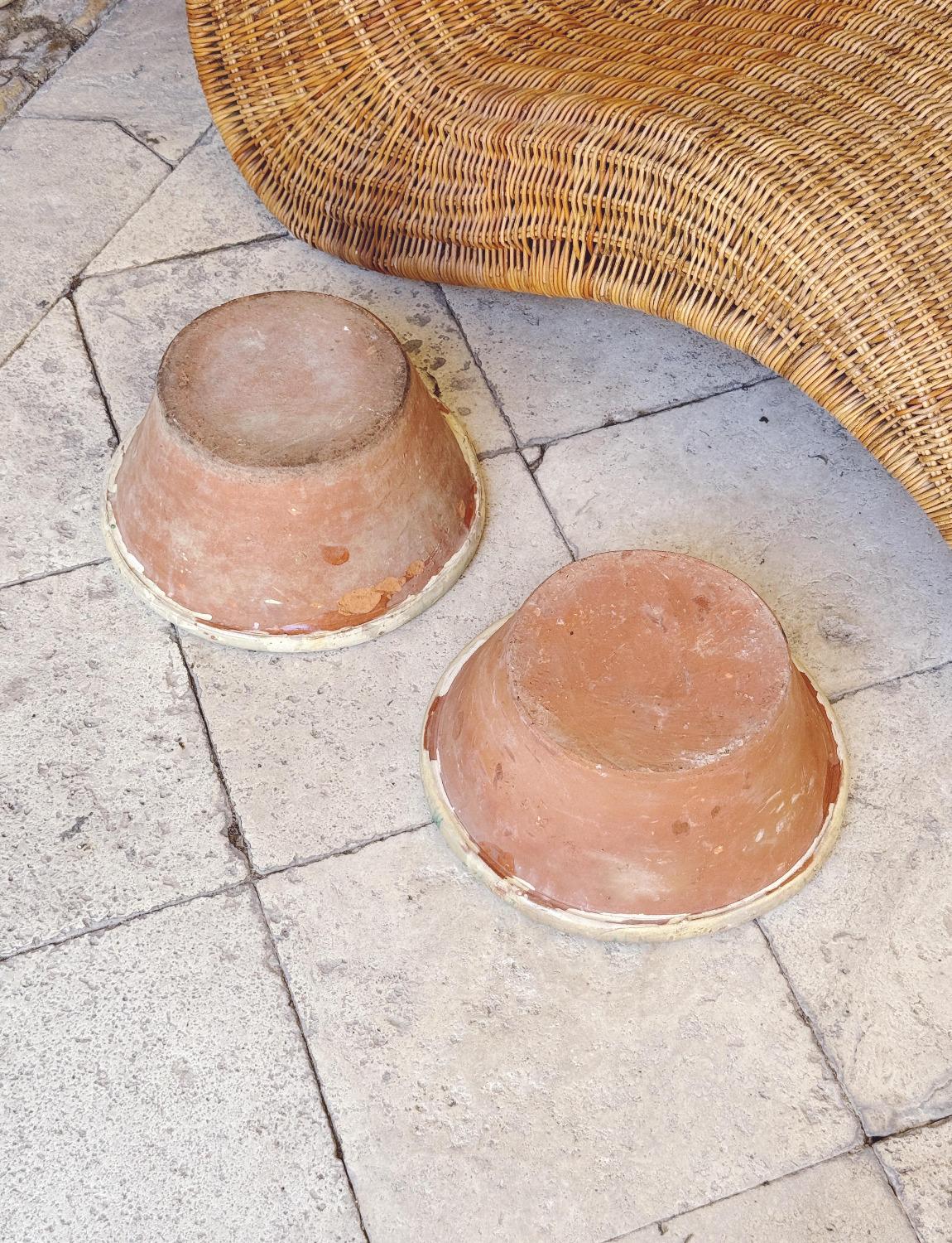 20th Century Pair of Turquoise Tuscan Bowls, early 1900s For Sale