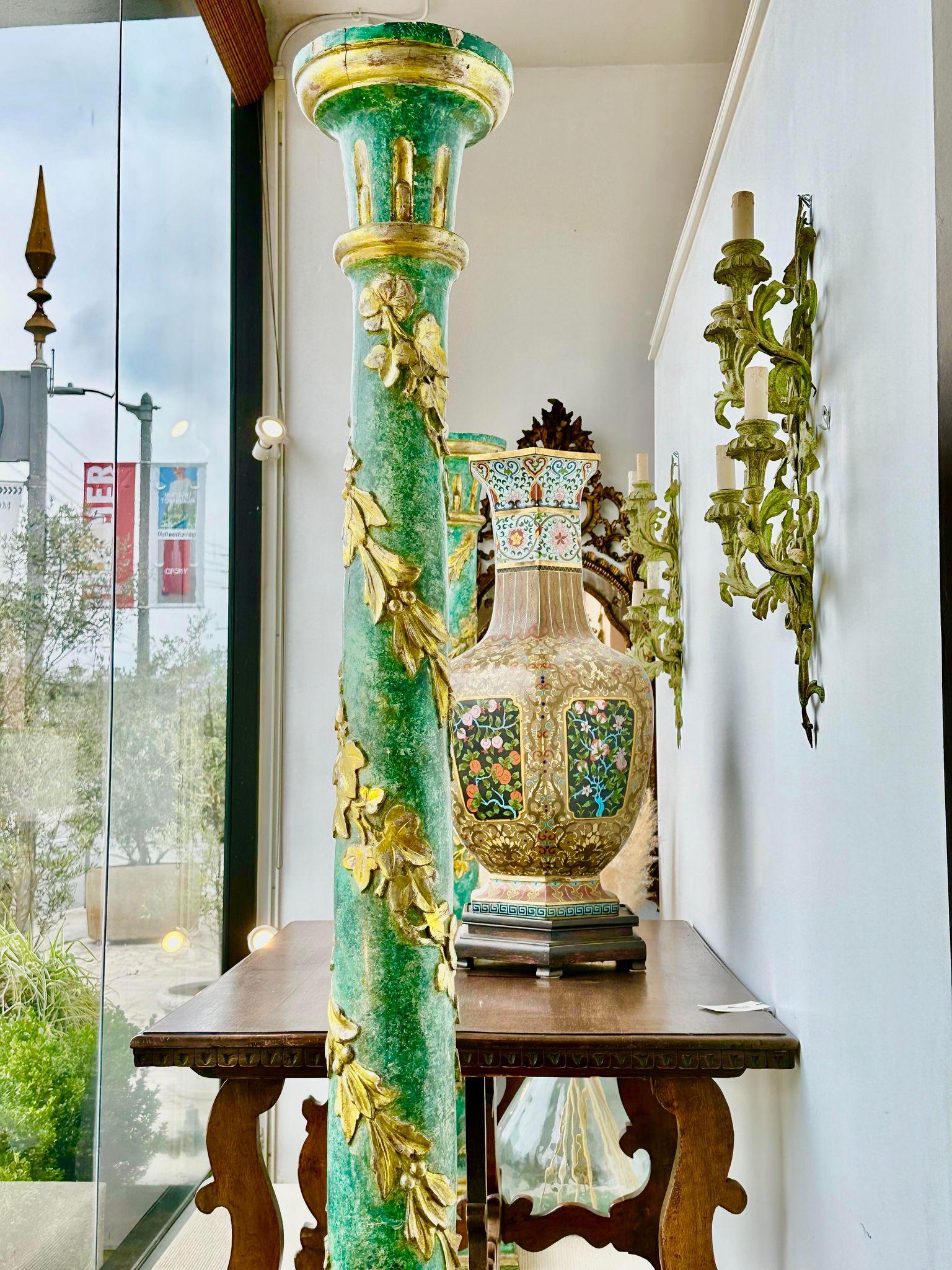 Pair of Tuscan Painted and Parcel Giltwood Columns - Circa 1800 For Sale 6
