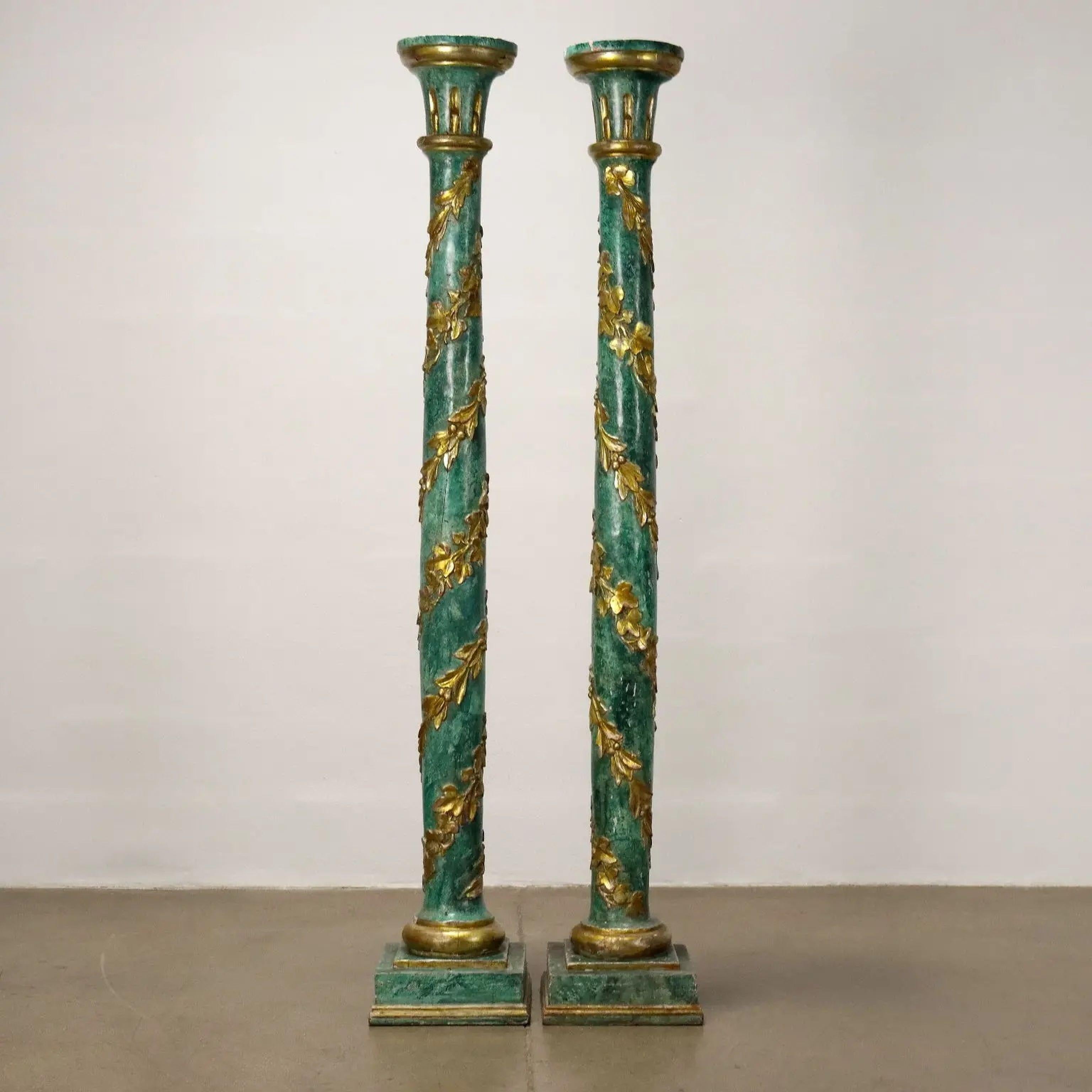 Pair of Tuscan Painted and Parcel Giltwood Columns - Circa 1800 For Sale 2