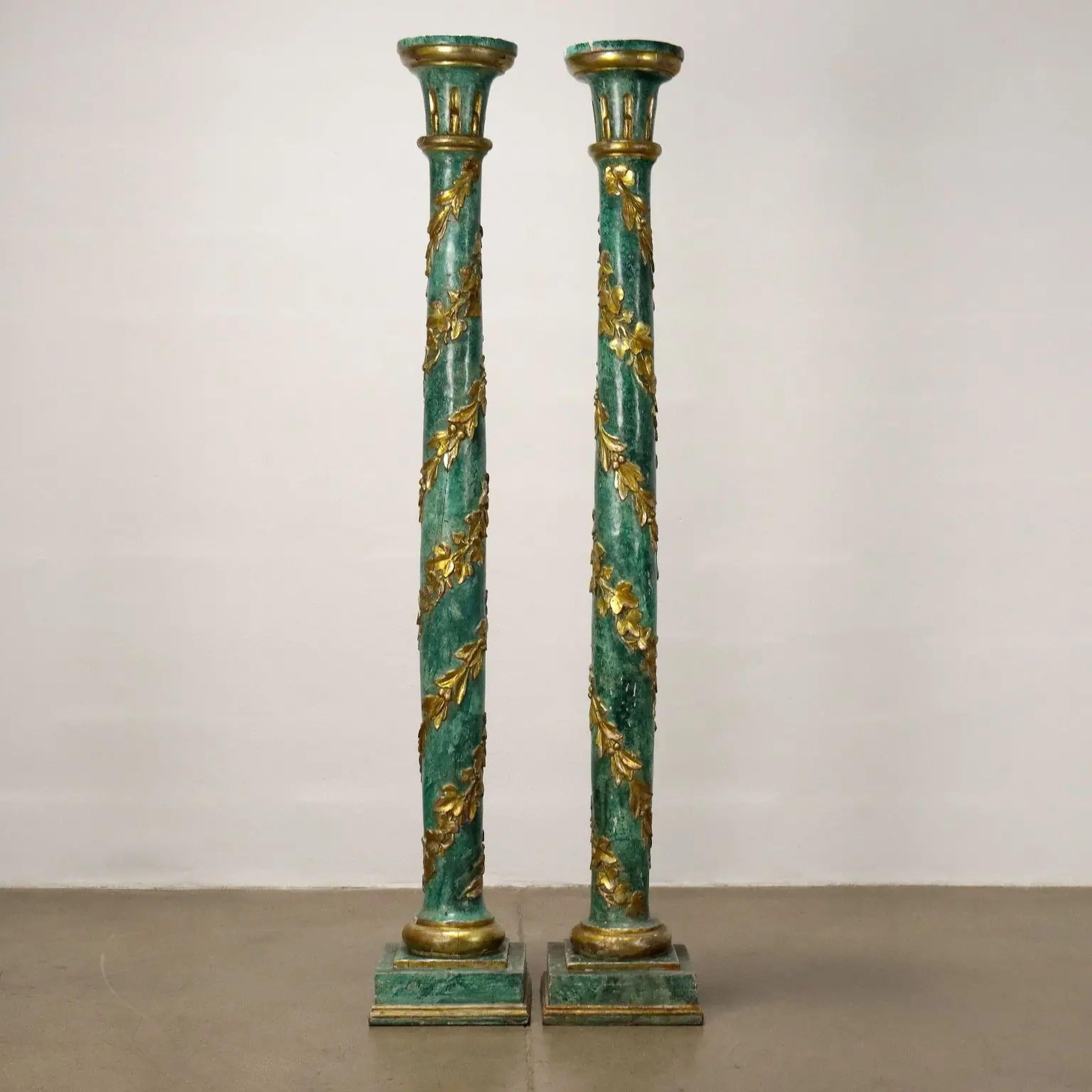 Paire de colonnes toscannes peintes et partiellement dorées - vers 1800 en vente 1