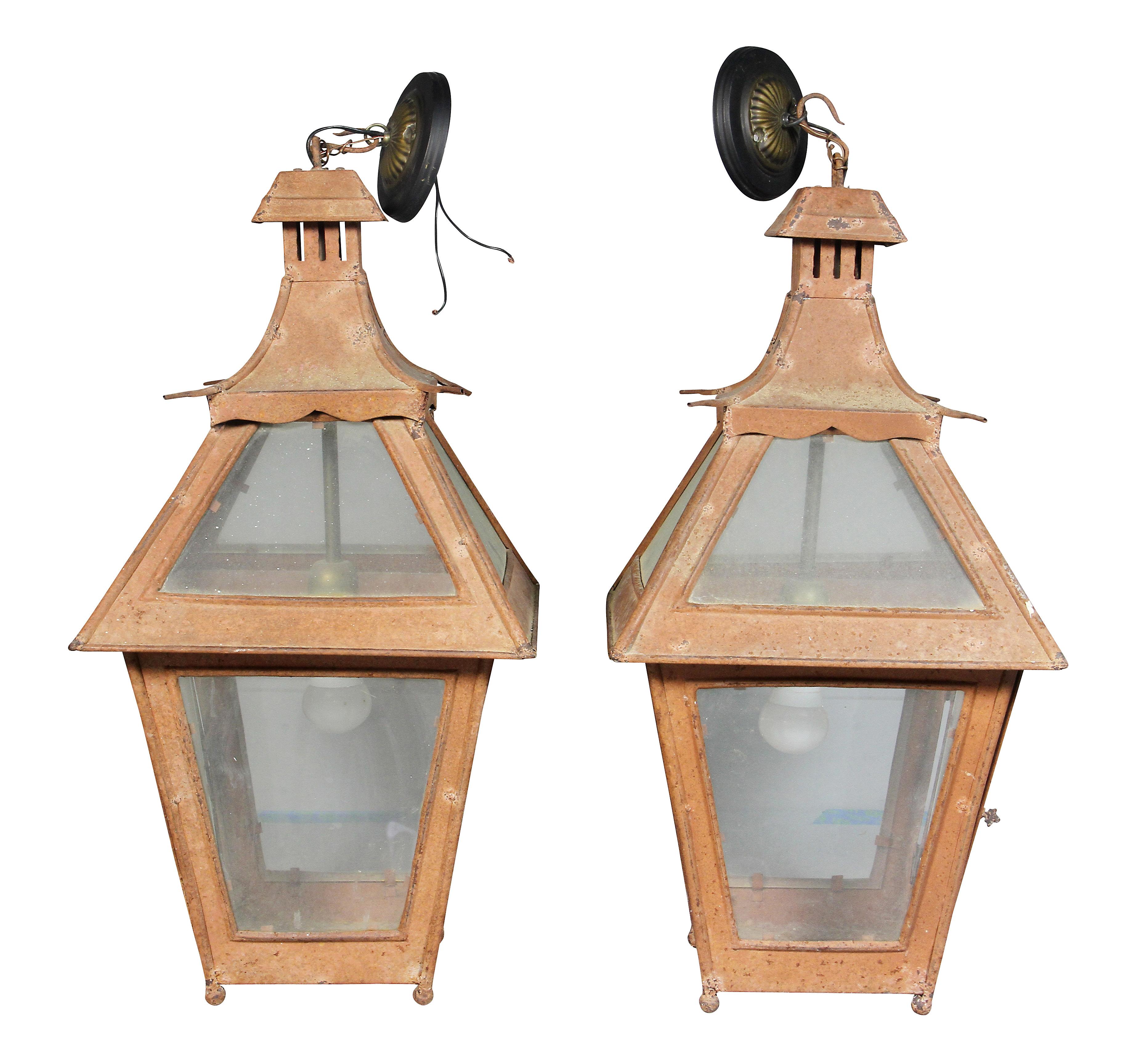 Italian Pair of Tuscan Red Tole Hanging Lanterns For Sale