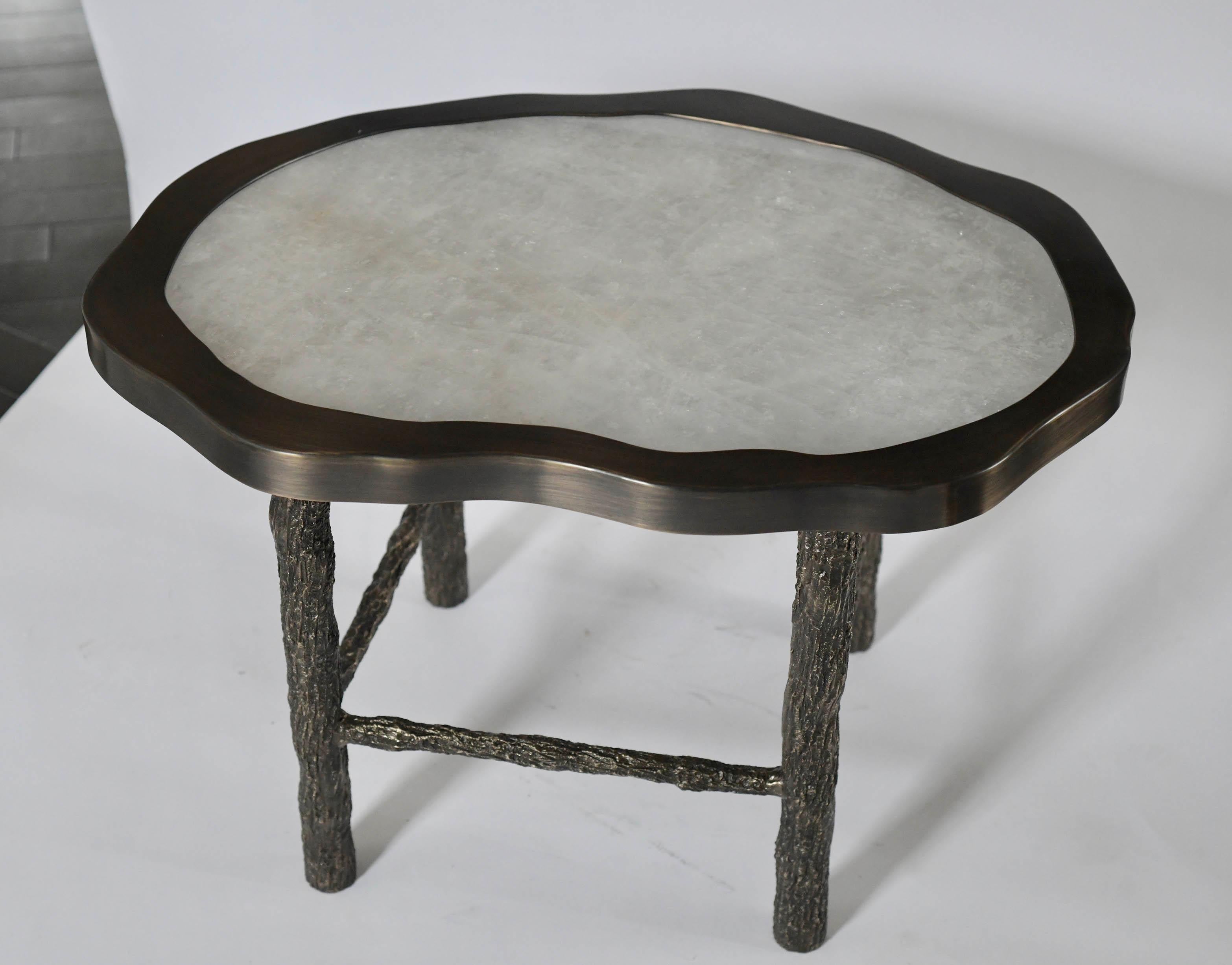 XXIe siècle et contemporain Paire de tables à cocktail en quartz et cristal de roche TWA par Phoenix en vente