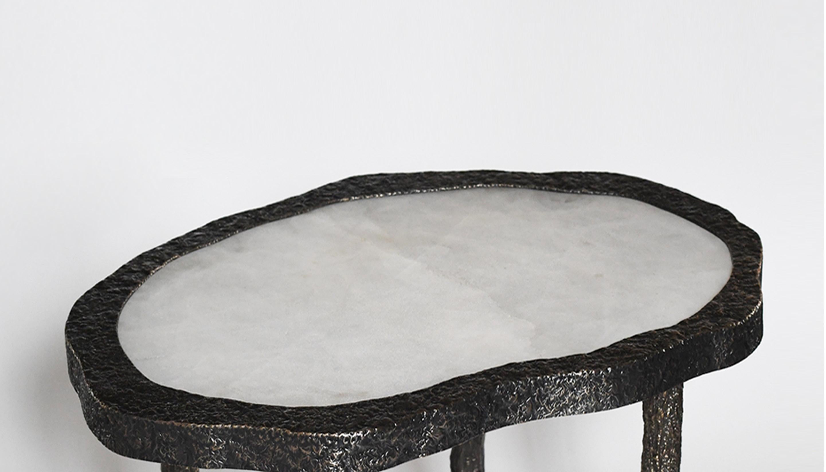 Paire de deux tables à cocktail en quartz et cristal de roche par Phoenix Excellent état - En vente à New York, NY