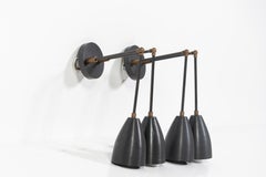 Ein Paar Wandleuchten aus geschwärztem, geschwärztem Messing mit Zweig, APPARATUS, 2000er Jahre, USA