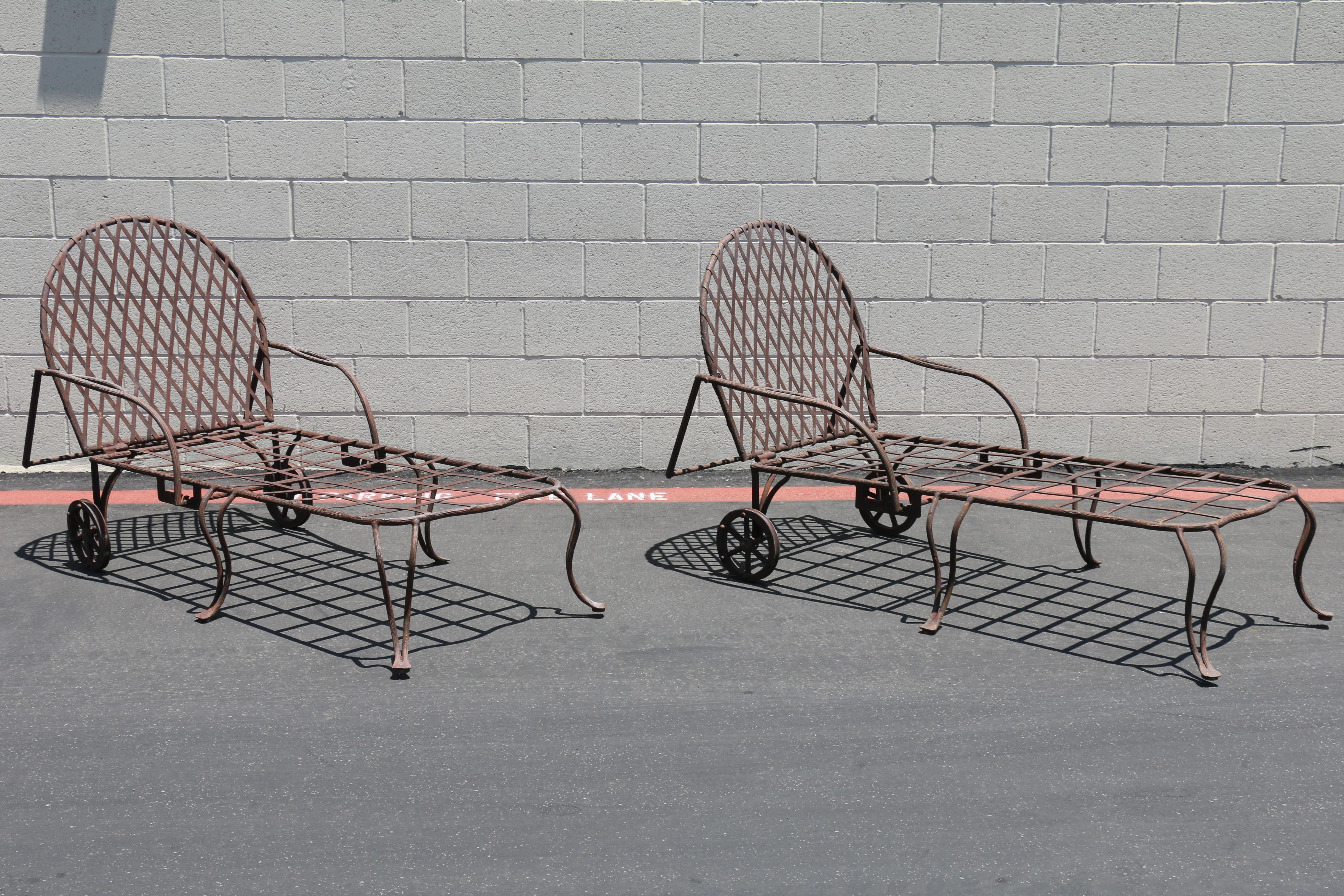 Pair of Twig Wrought Iron Outdoor Chaise Lounge by Rose Tarlow Melrose House In Good Condition For Sale In North Hollywood, CA