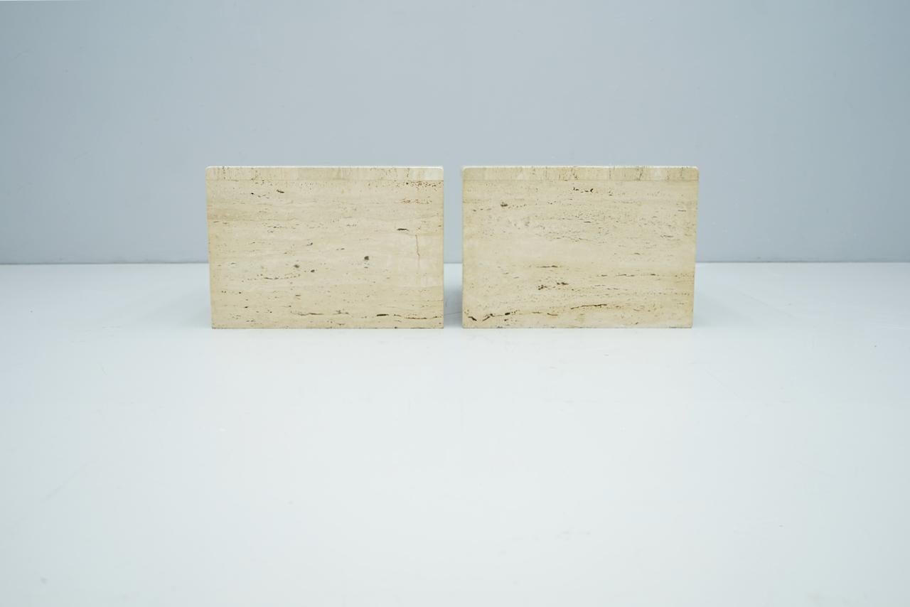 Pair of Twin Travertine Coffee or Side Tables Italy 1970s In Good Condition For Sale In Frankfurt / Dreieich, DE