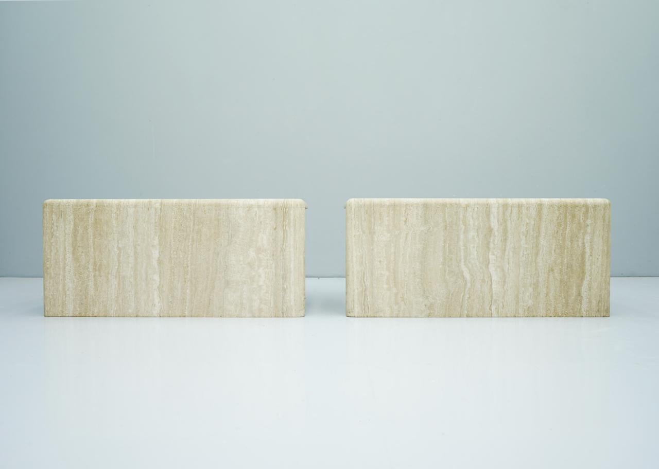 Pair of Twin Travertine Coffee Tables, 1970s In Good Condition For Sale In Frankfurt / Dreieich, DE