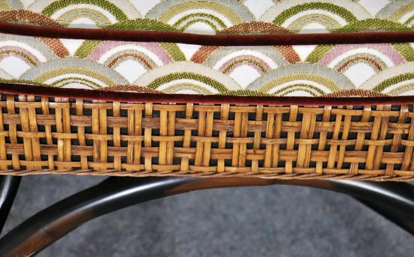 Pair of Twist Frame Wicker Chairs In Good Condition For Sale In Brooklyn, NY