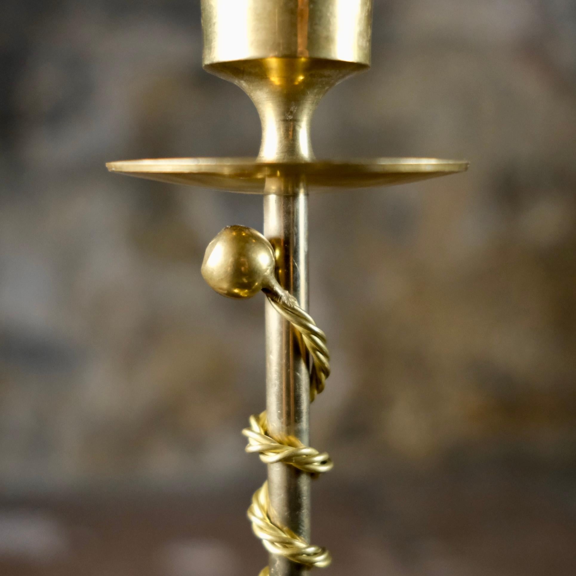 Coppia di candelieri in ottone Art Déco ritorti, Francia, anni '30 in vendita 3