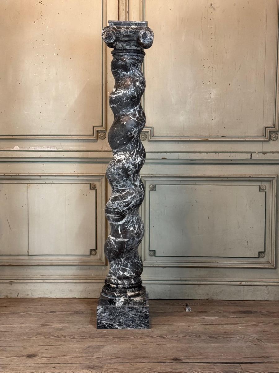XIX secolo Coppia di colonne ritorte in marmo grigio delle Ardenne, Circa 1880 in vendita