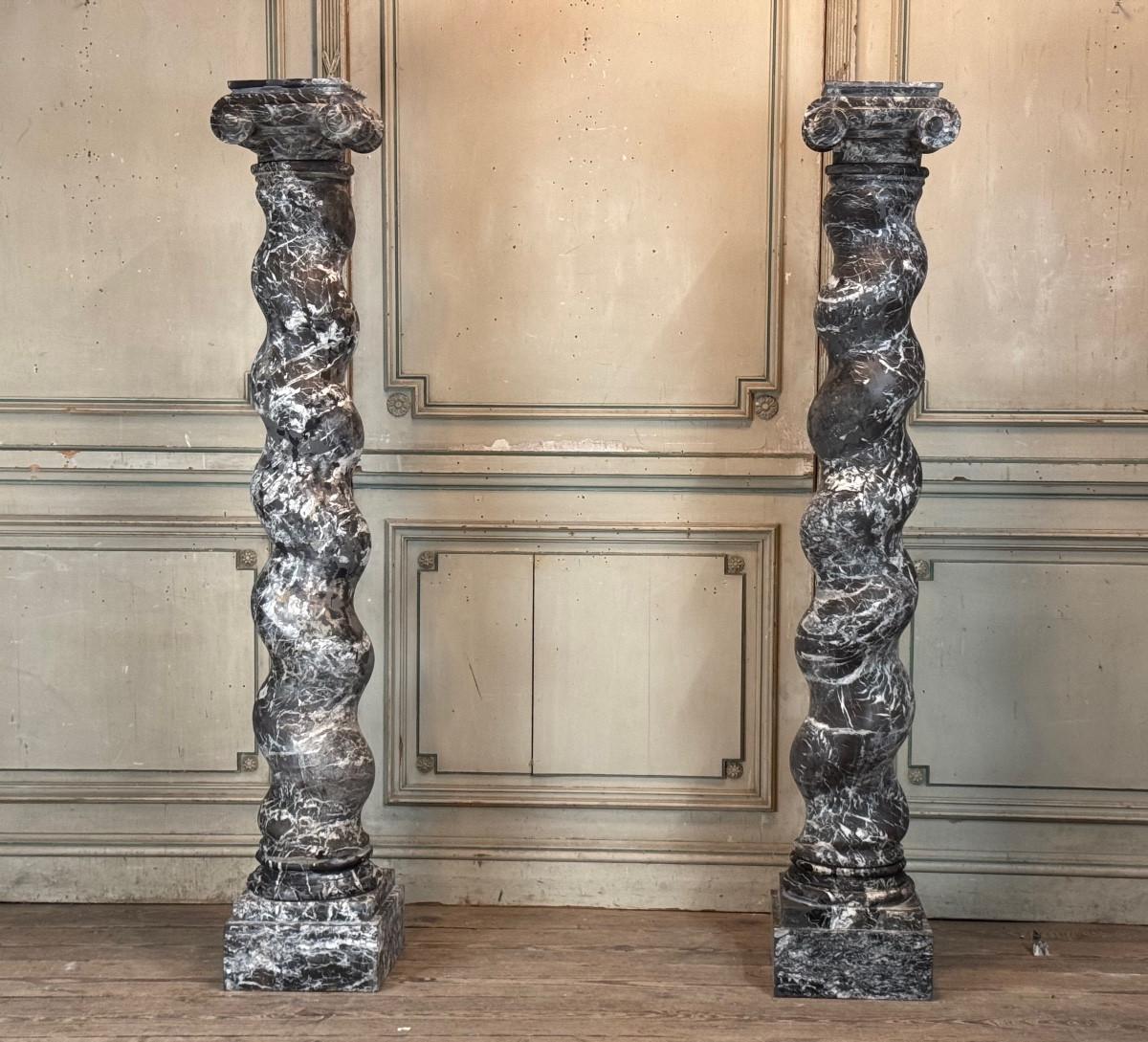 Coppia di colonne ritorte in marmo grigio delle Ardenne, Circa 1880 in vendita 3