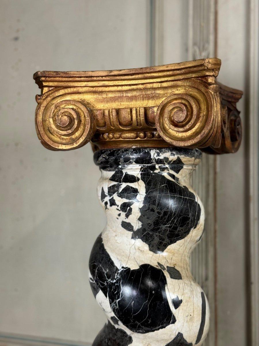 Renaissance Pair Of Twisted Columns In Large Antique Marble, 19th Century For Sale