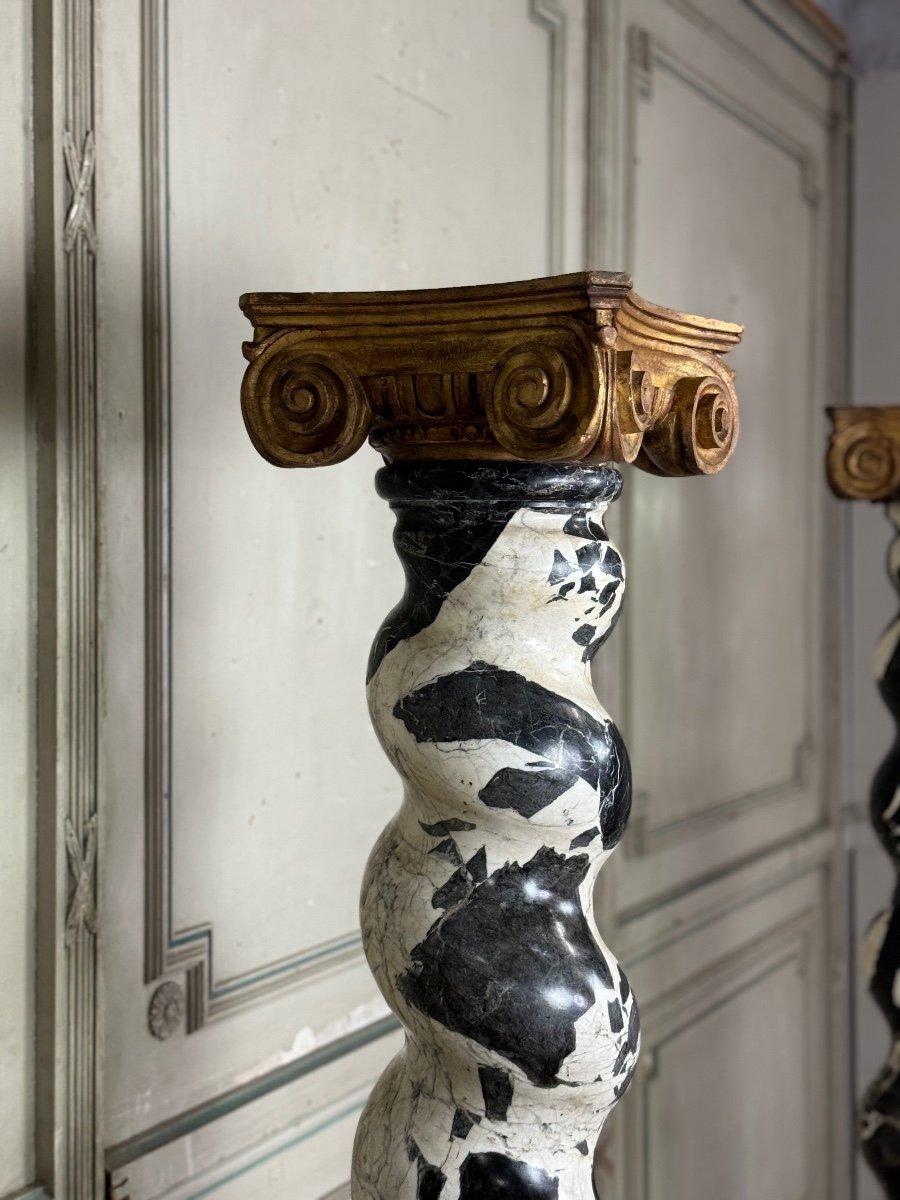 Pair Of Twisted Columns In Large Antique Marble, 19th Century For Sale 1